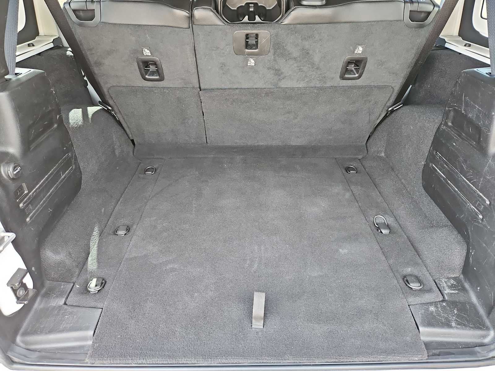 Thumbnail: 2021 Jeep Wrangler - 33