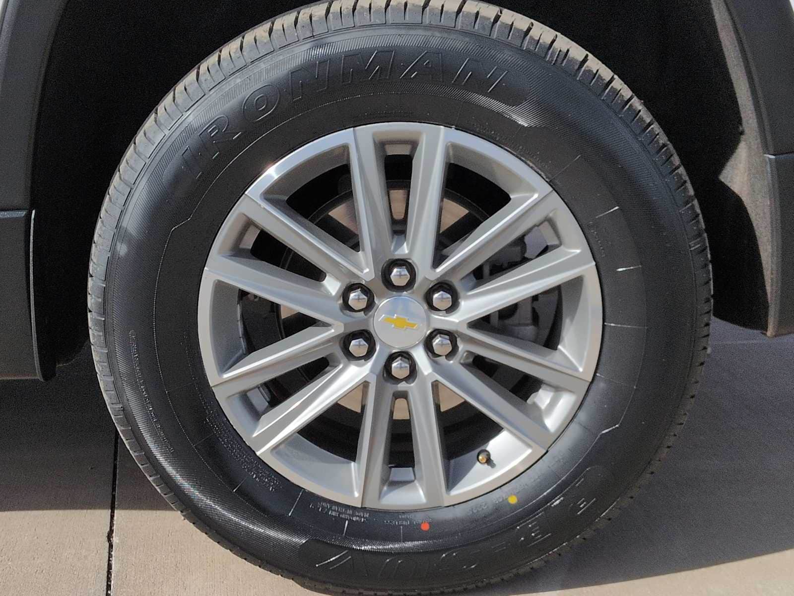 Thumbnail: 2023 Chevrolet Traverse - 14