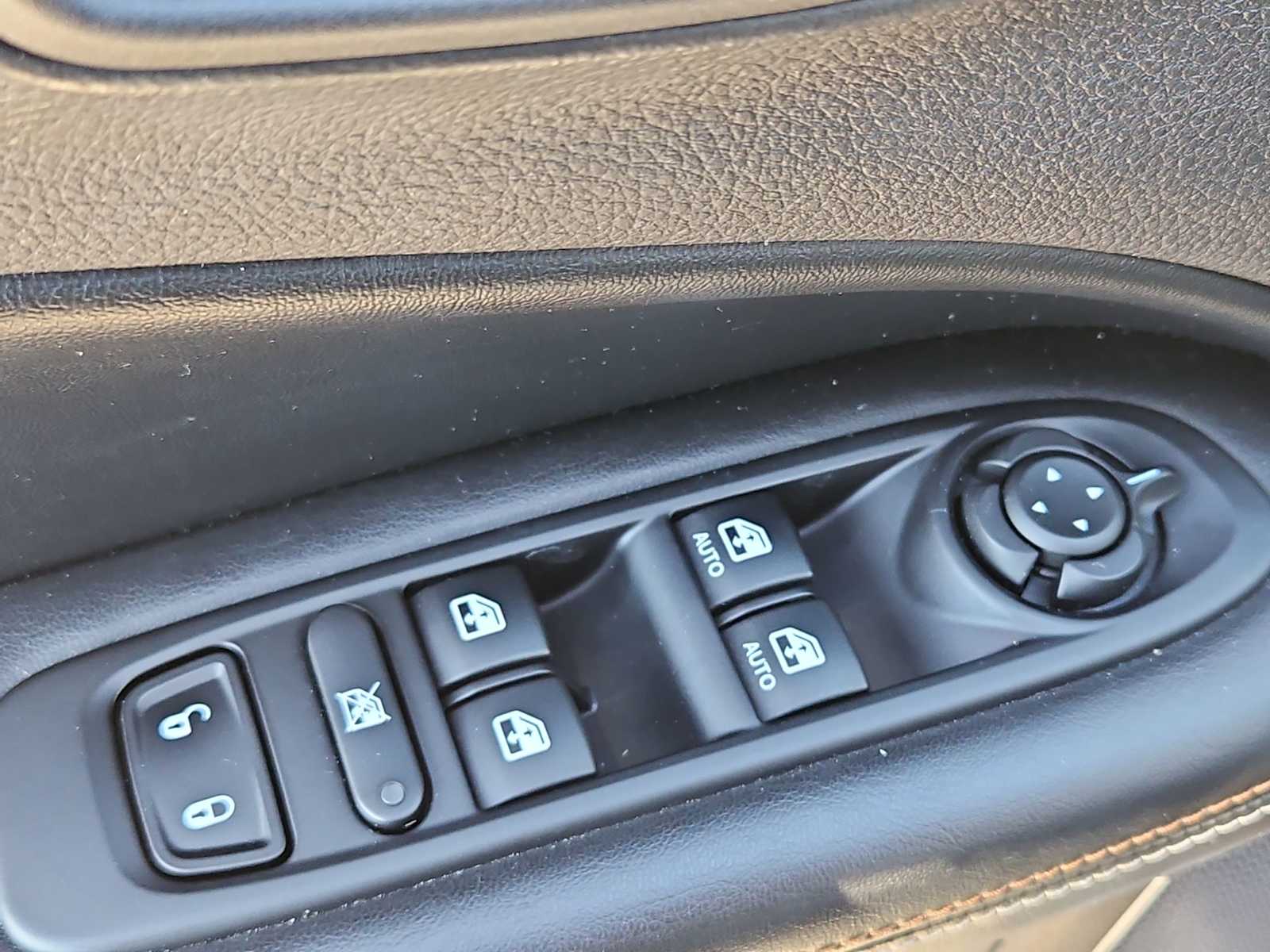 Thumbnail: 2018 Jeep Compass - 18