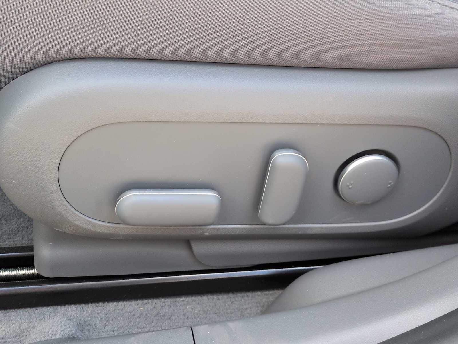 Thumbnail: 2024 Hyundai Ioniq 5 - 18