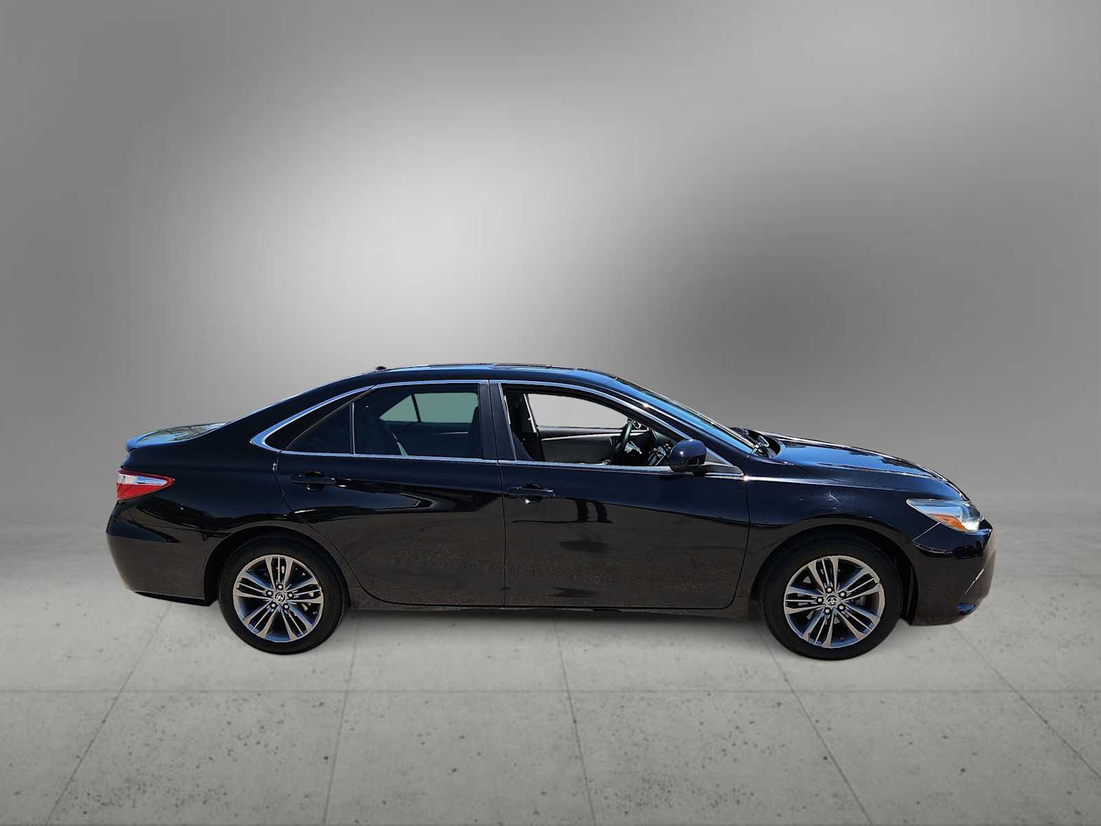Thumbnail: 2015 Toyota Camry - 9