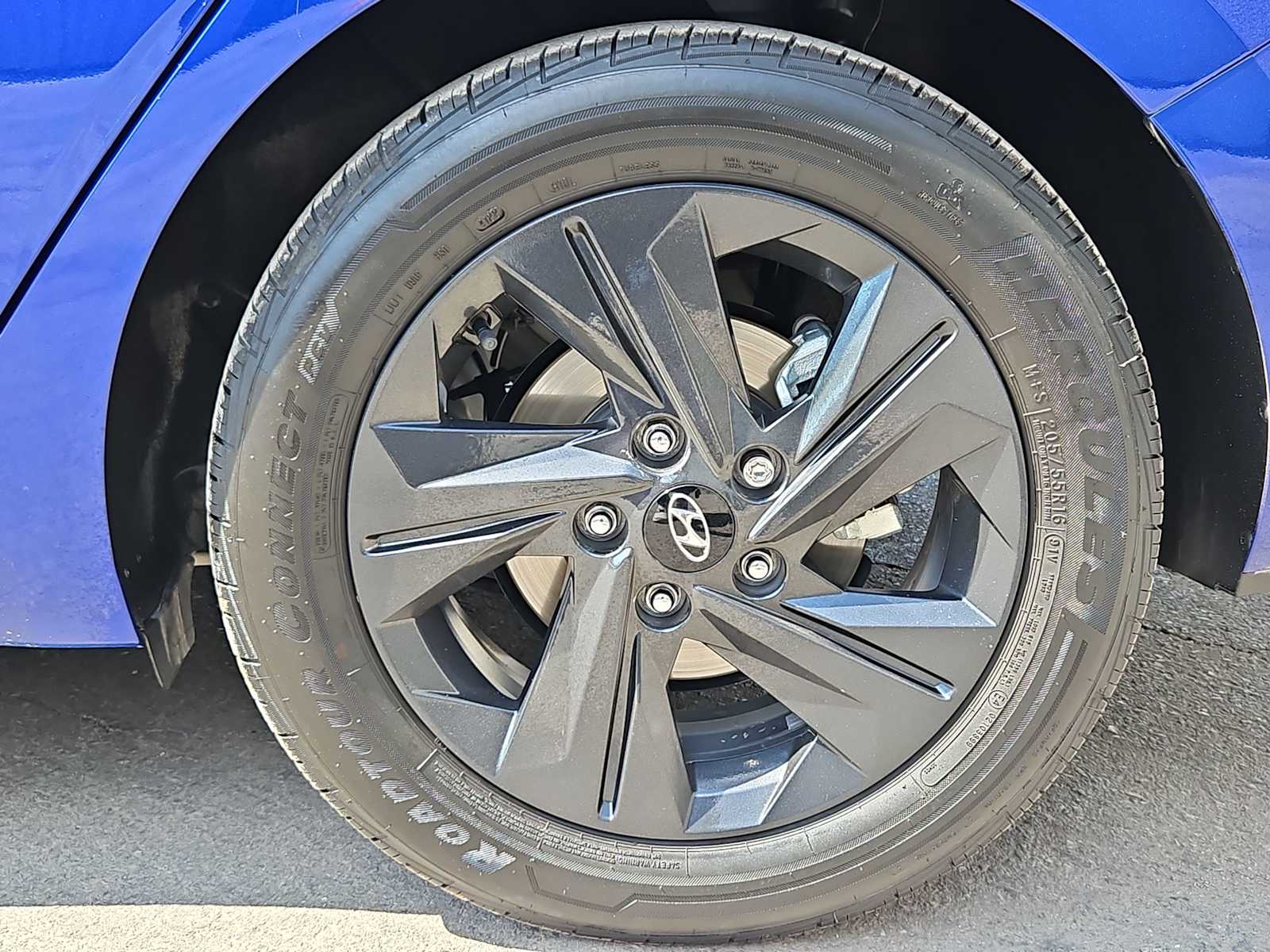 Thumbnail: 2022 Hyundai Elantra - 12