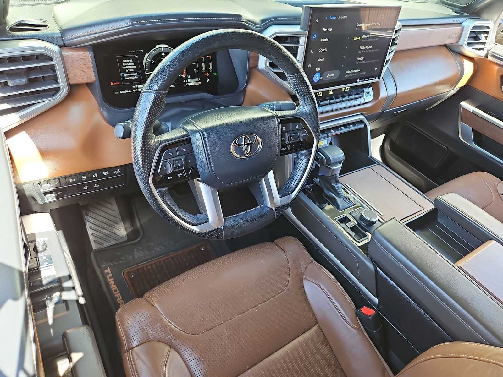 Thumbnail: 2022 Toyota Tundra - 10