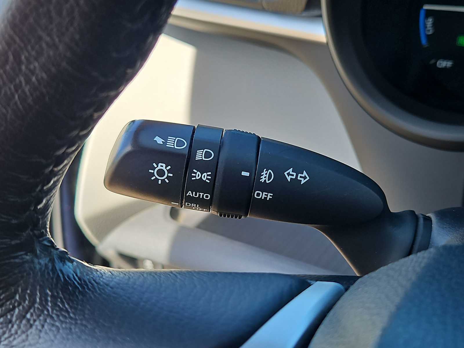 Thumbnail: 2023 Toyota Sienna - 26