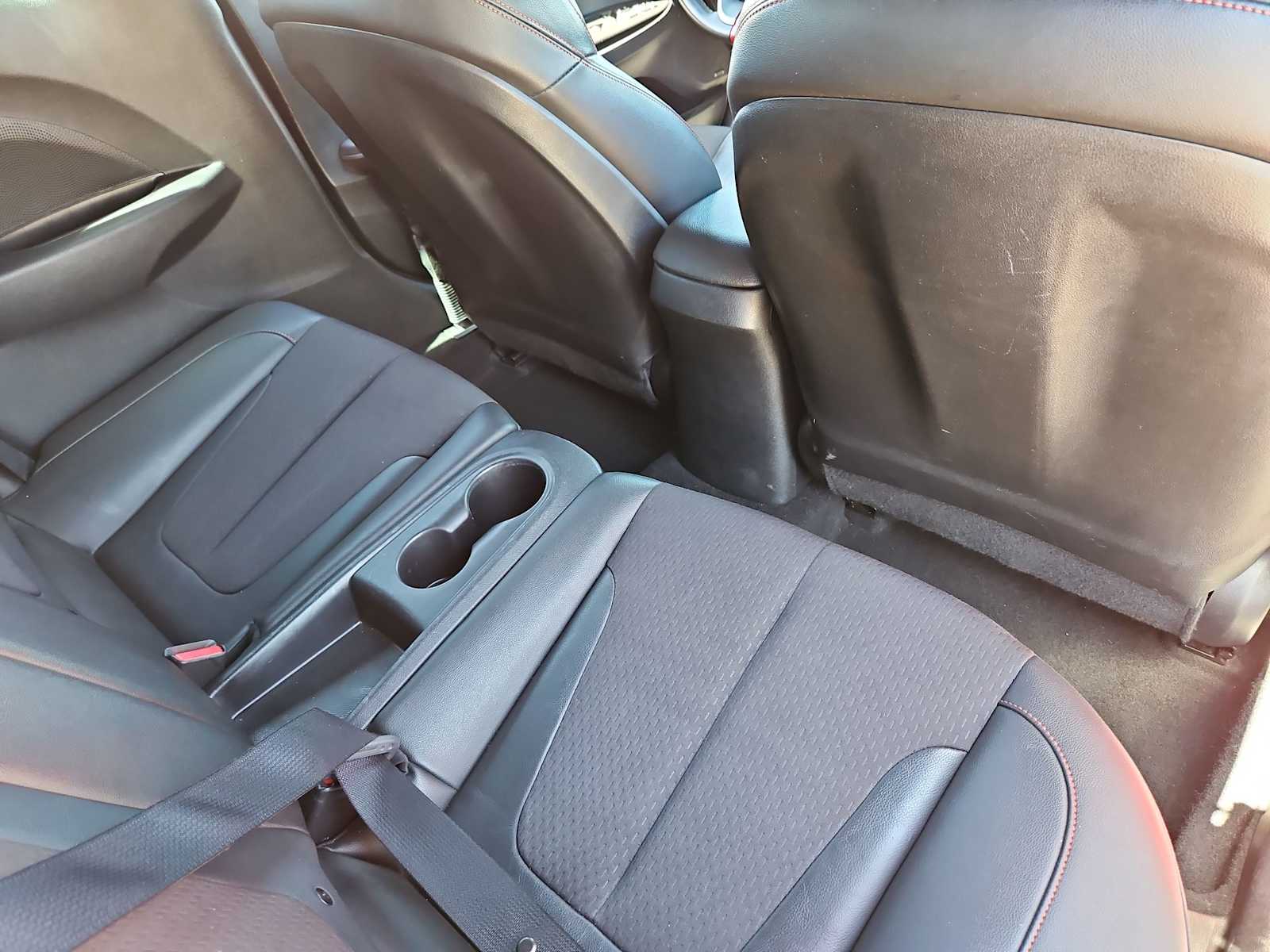 Thumbnail: 2019 Hyundai Veloster - 17