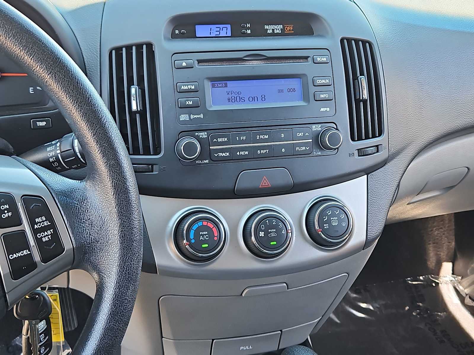 Thumbnail: 2010 Hyundai Elantra - 25