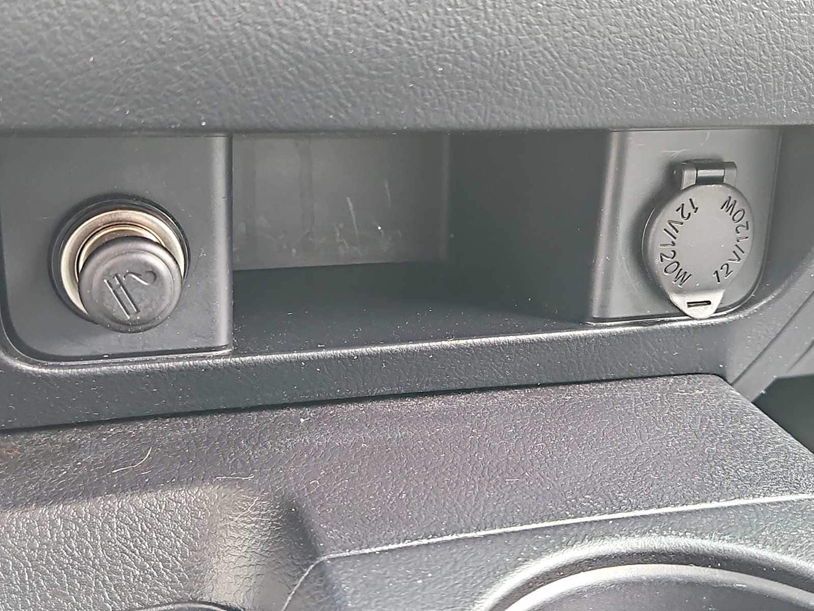 Thumbnail: 2016 Toyota Sequoia - 32