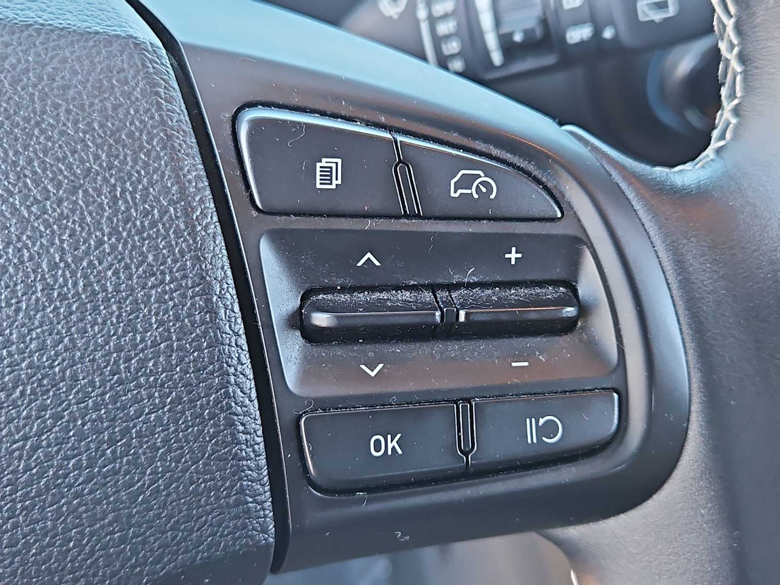 Thumbnail: 2023 Hyundai Venue - 25