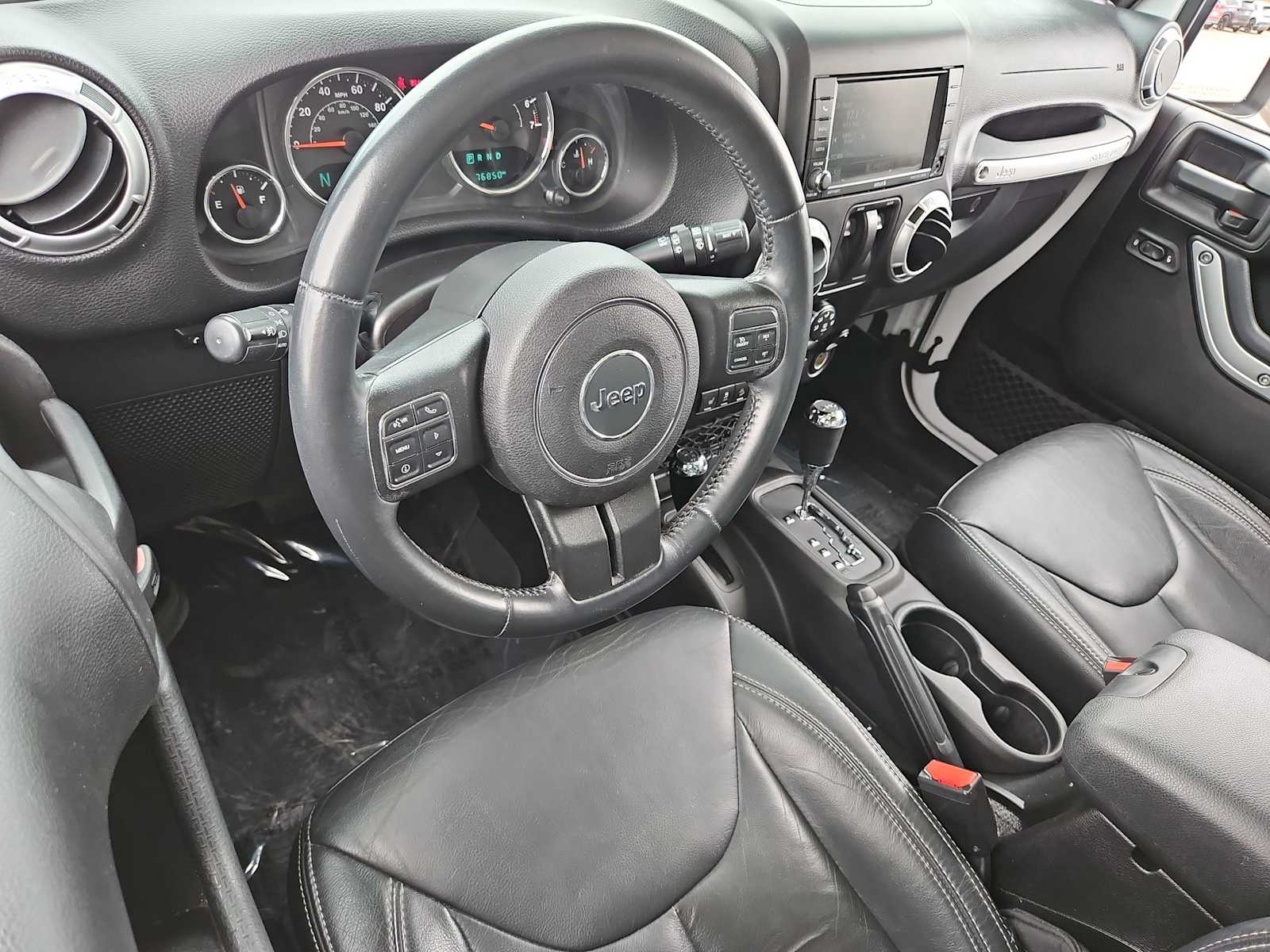 Thumbnail: 2015 Jeep Wrangler - 10