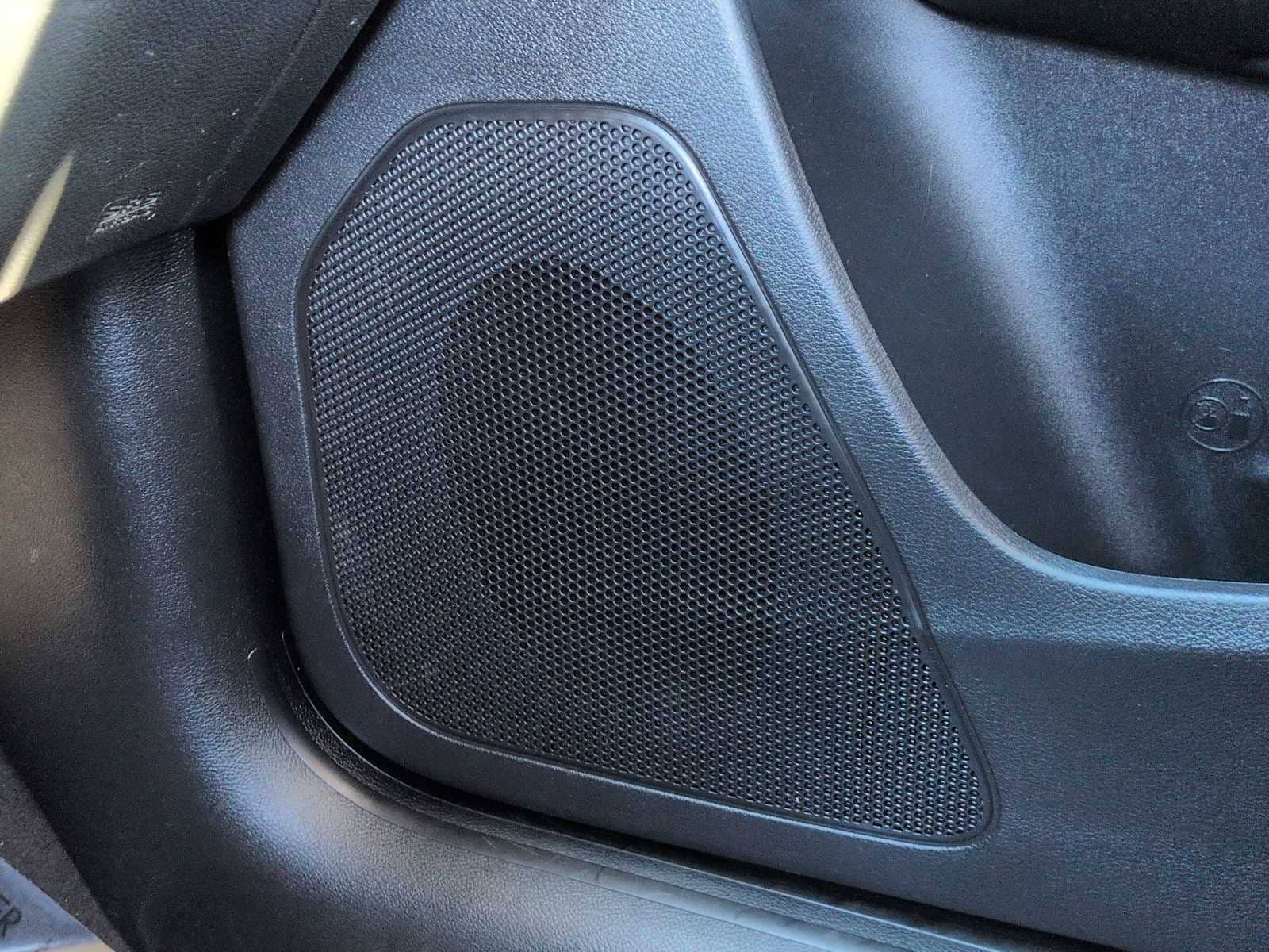 Thumbnail: 2023 Jeep Cherokee - 31