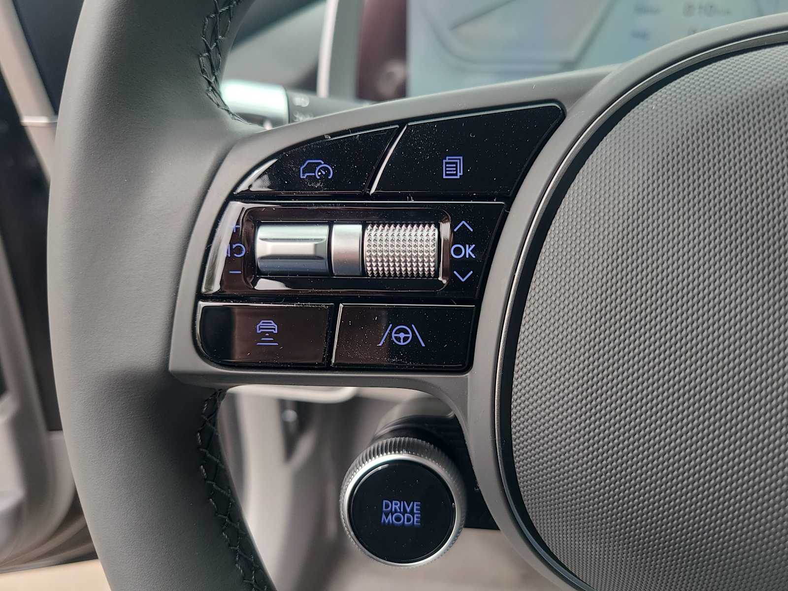 Thumbnail: 2023 Hyundai Ioniq 6 - 31