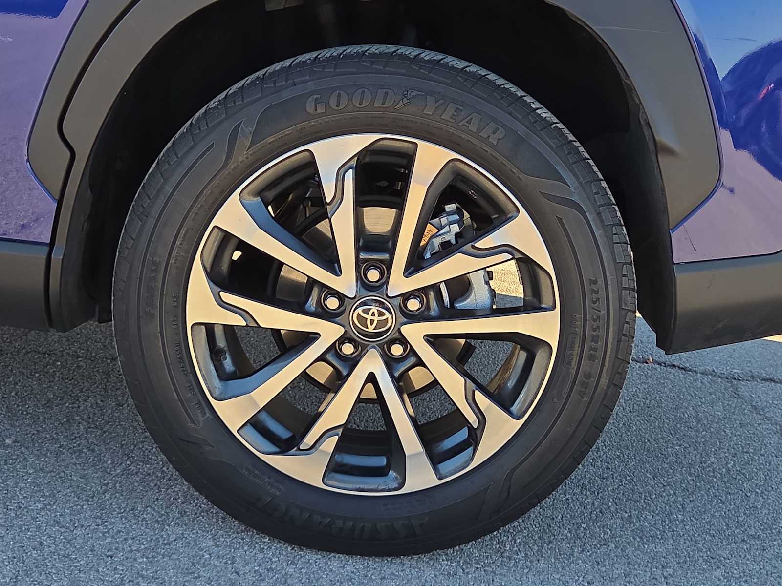 Thumbnail: 2023 Toyota Corolla Cross - 14