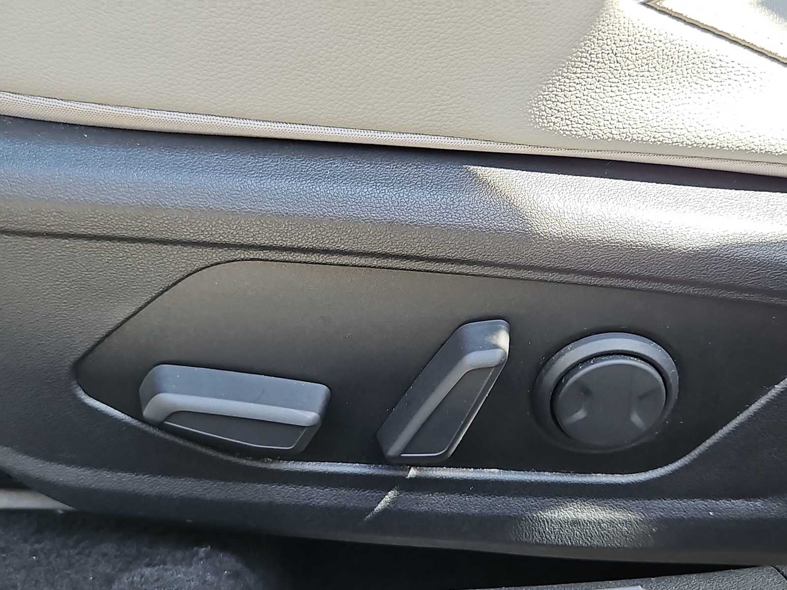 Thumbnail: 2025 Hyundai Elantra - 17