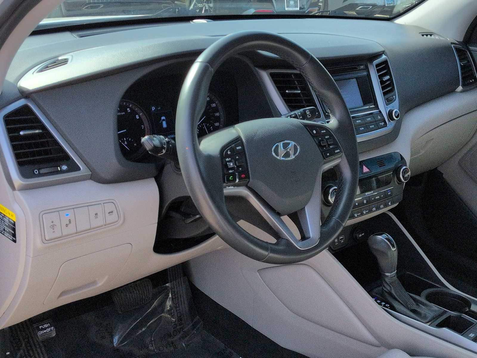 Thumbnail: 2017 Hyundai Tucson - 10