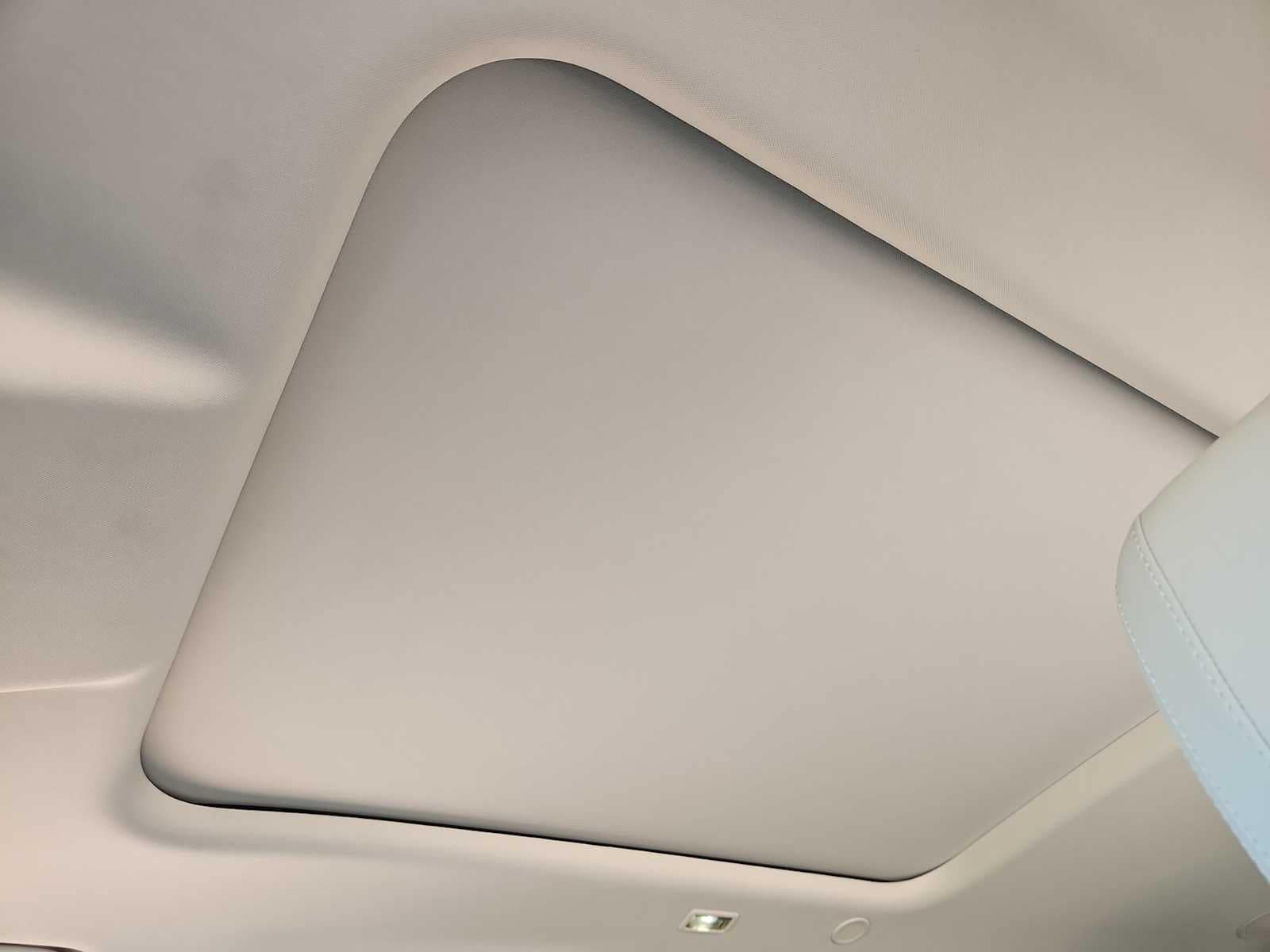 Thumbnail: 2022 Land Rover Defender - 20