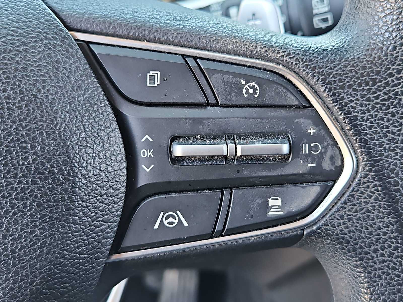 Thumbnail: 2021 Hyundai Santa Fe - 24