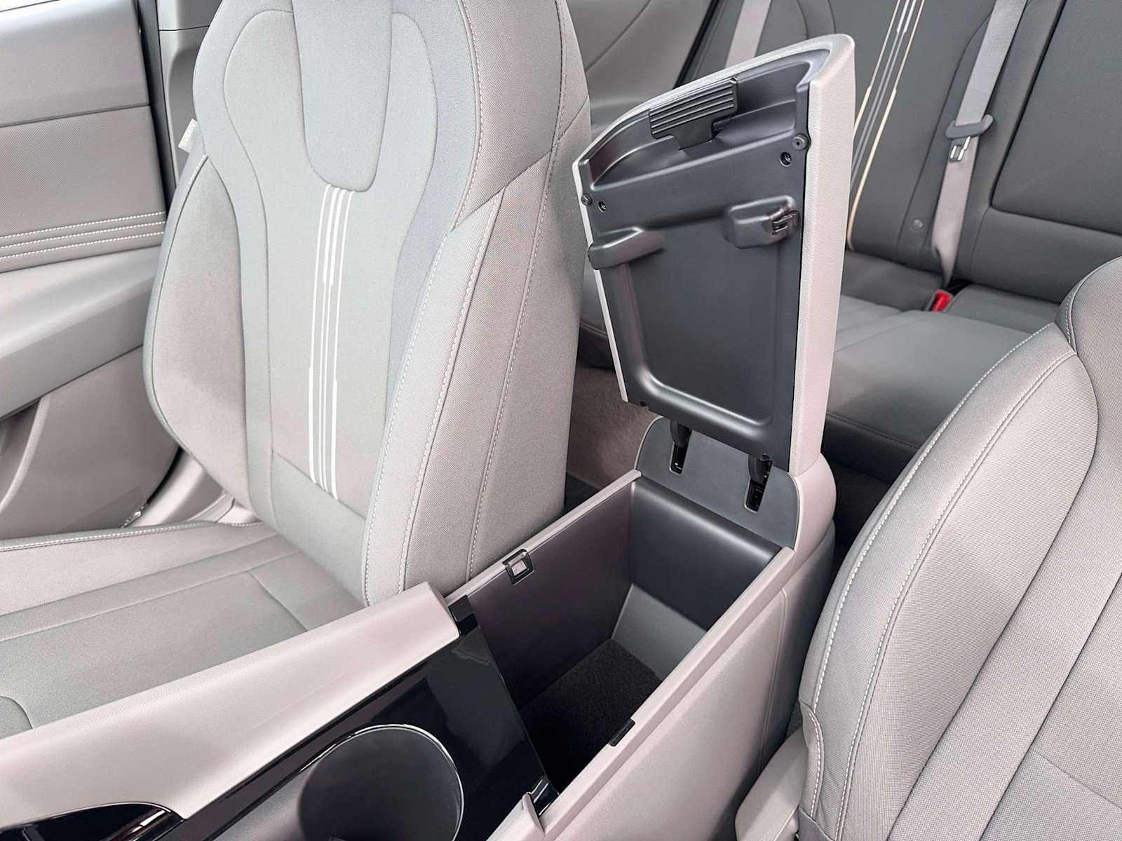 Thumbnail: 2026 Hyundai Elantra - 18