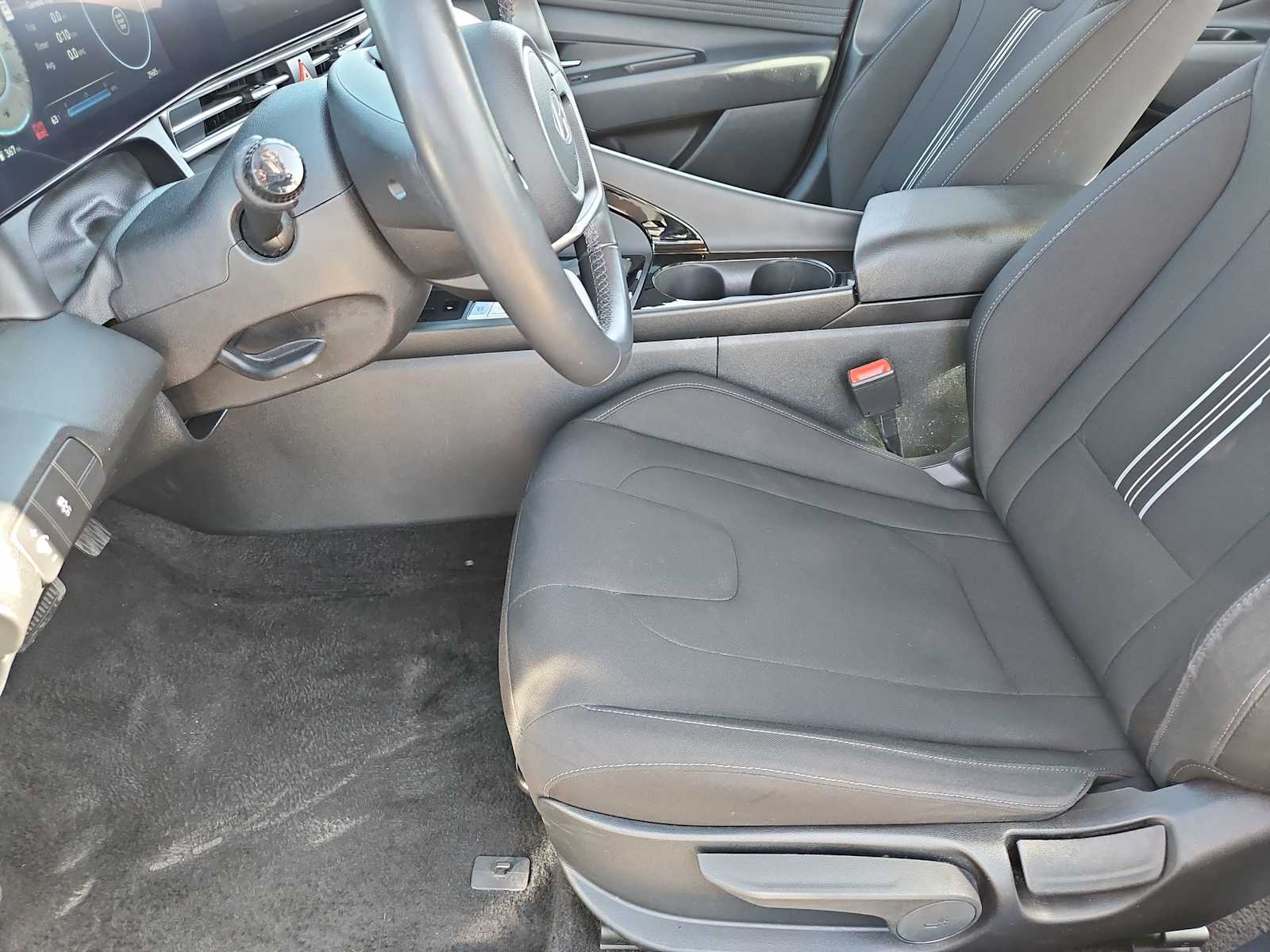 Thumbnail: 2025 Hyundai Elantra - 16