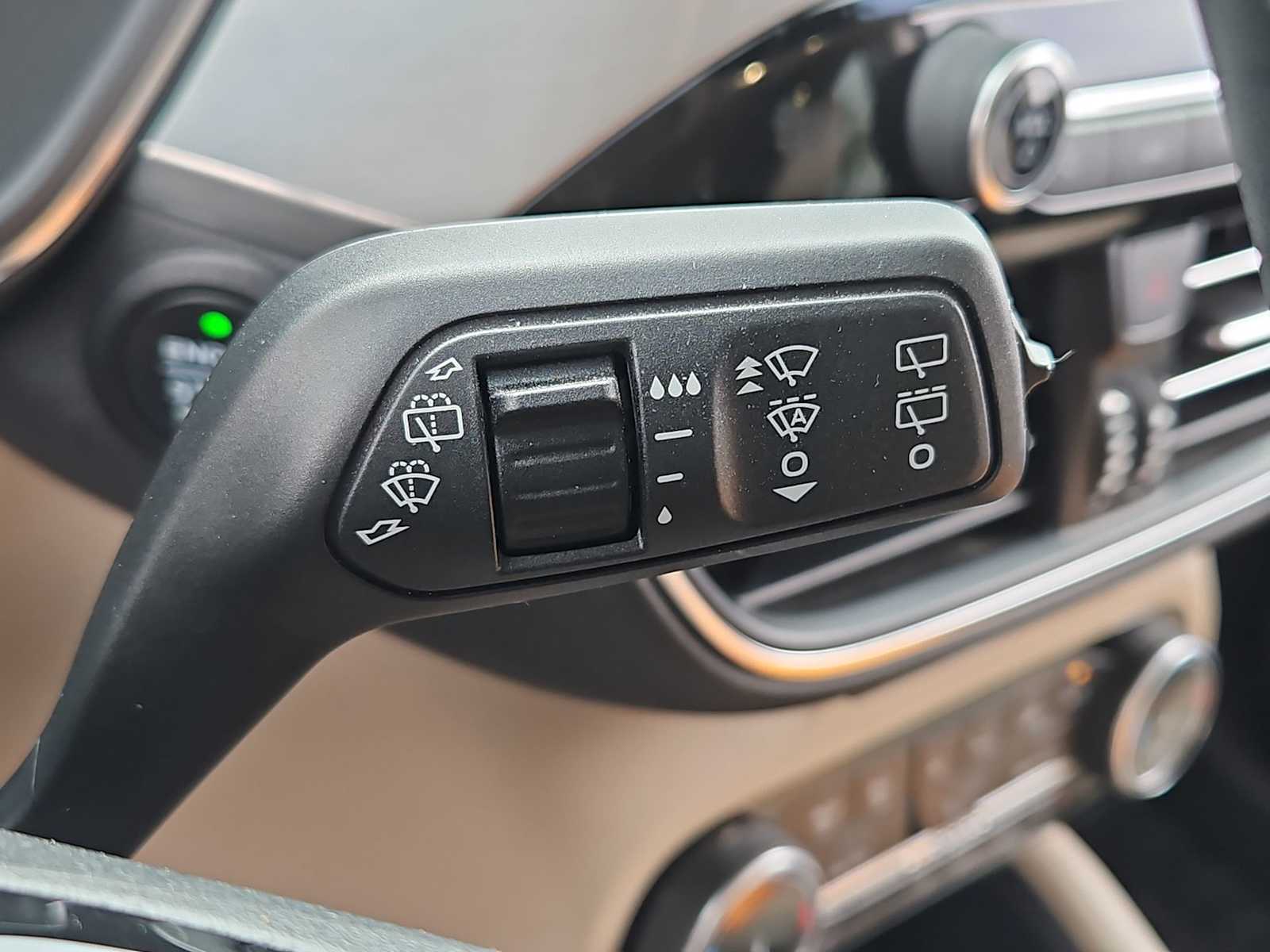 Thumbnail: 2022 Ford Escape - 25