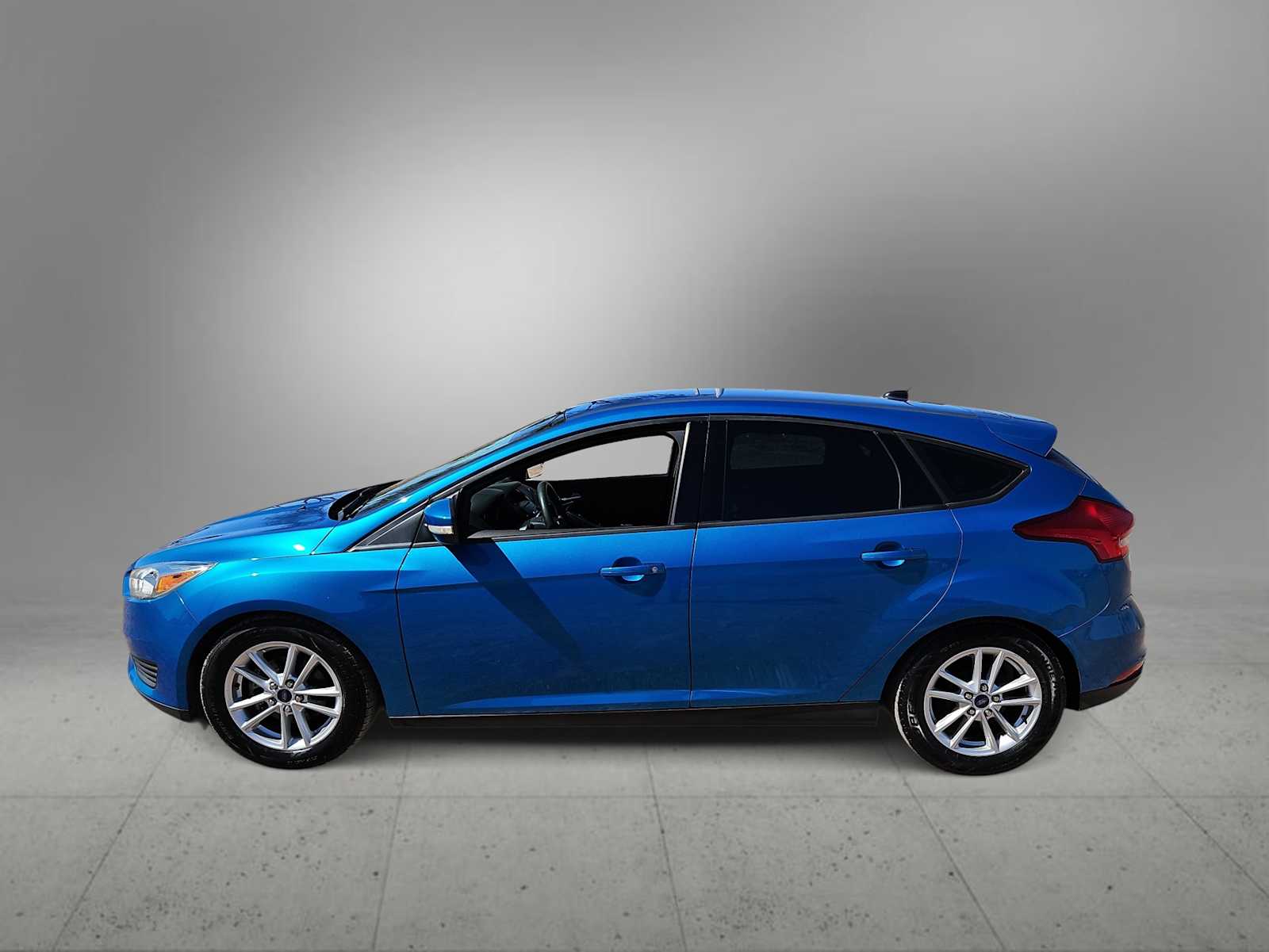 Thumbnail: 2016 Ford Focus - 5