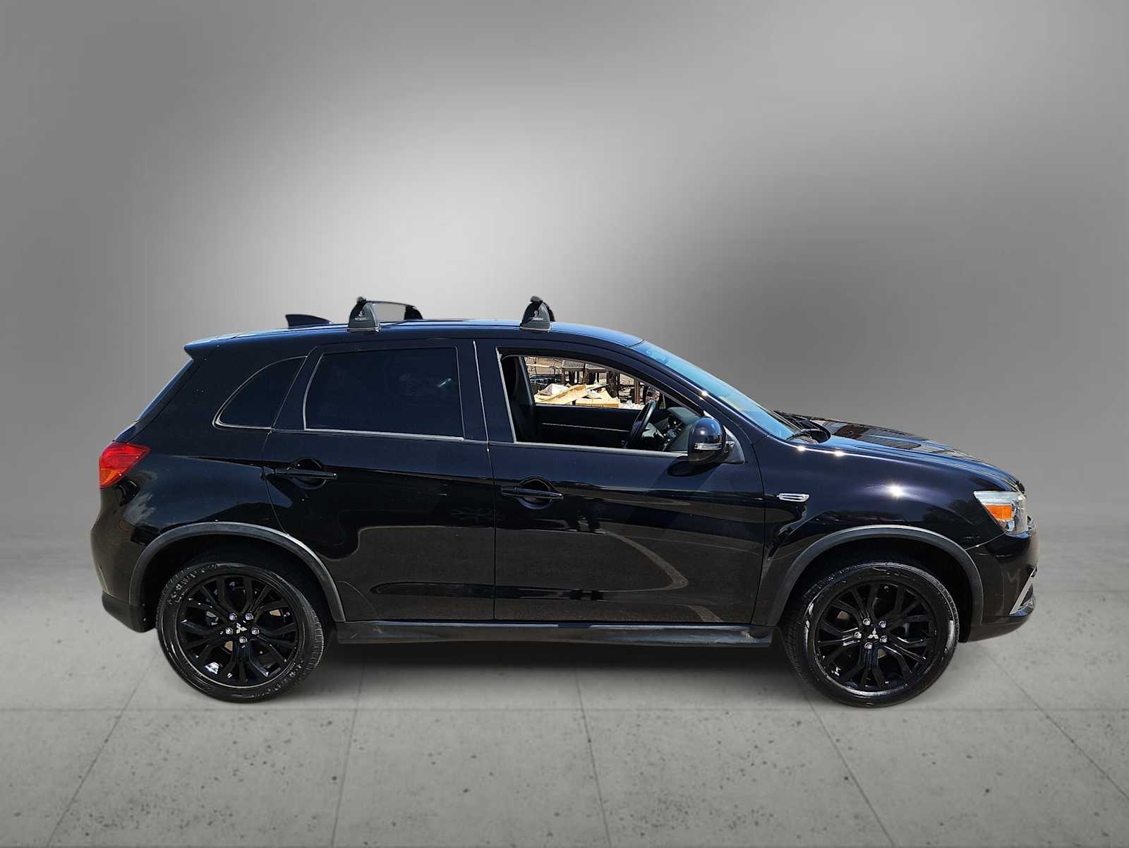Thumbnail: 2017 Mitsubishi Outlander Sport - 9