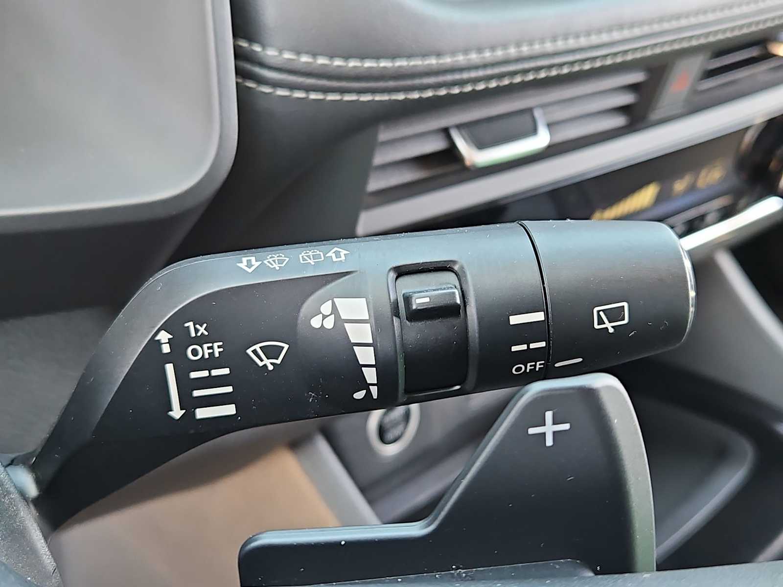 Thumbnail: 2023 Nissan Rogue - 25