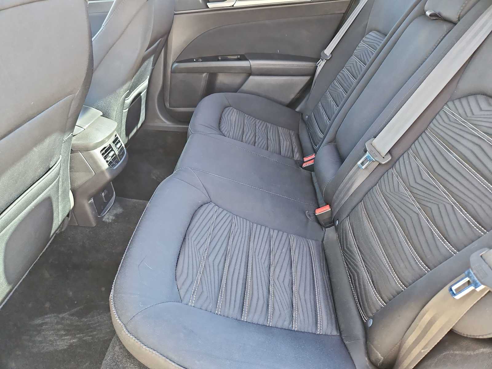 Thumbnail: 2016 Ford Fusion - 19