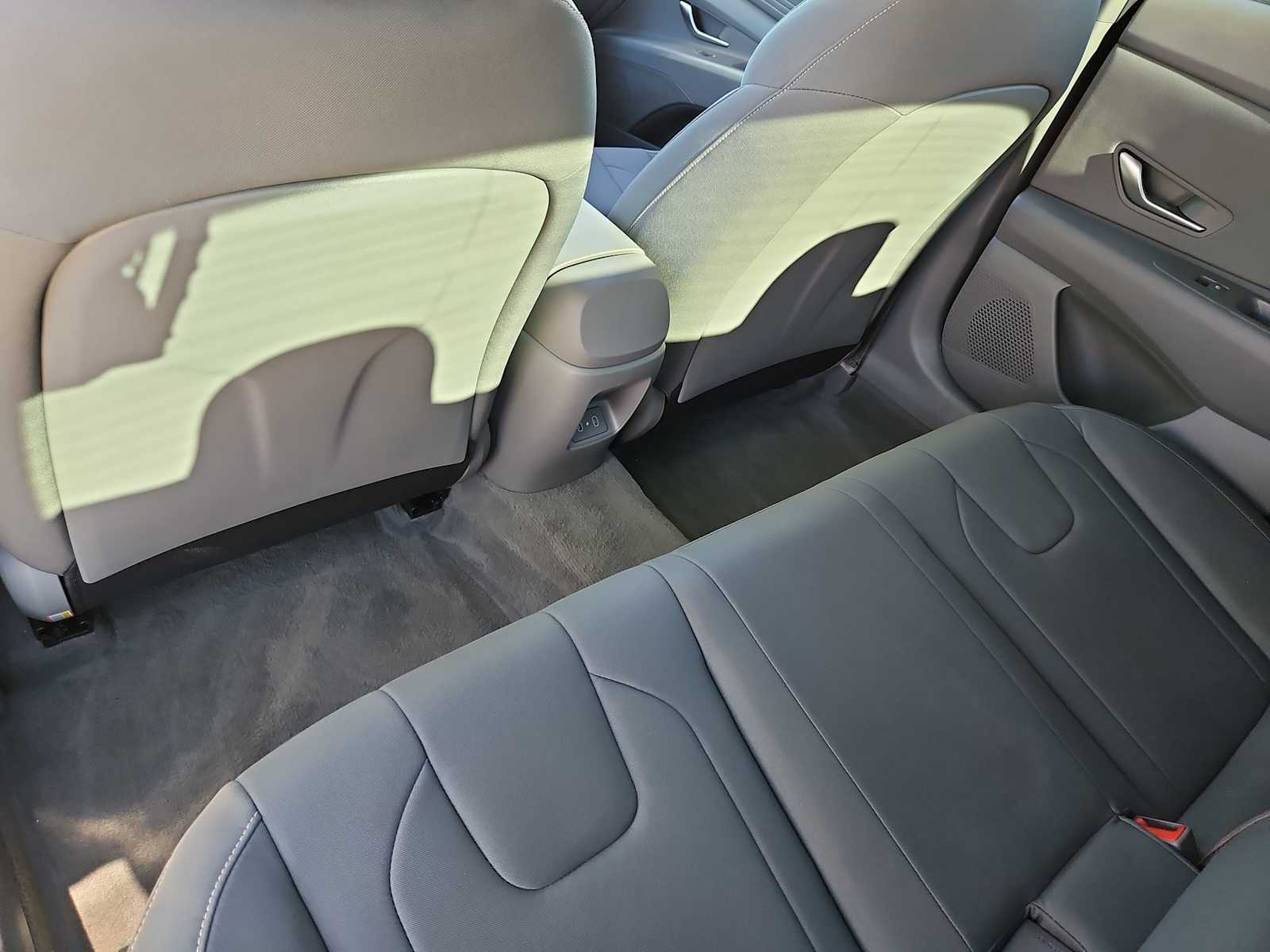 Thumbnail: 2025 Hyundai Elantra - 18