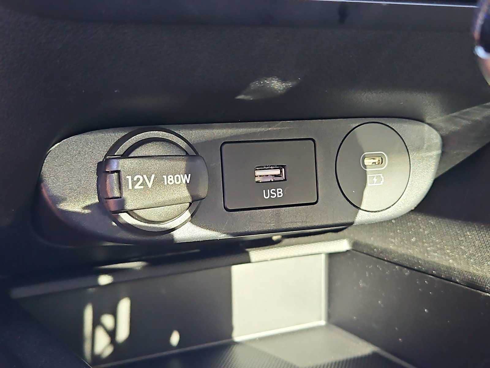 Thumbnail: 2025 Hyundai Elantra - 30