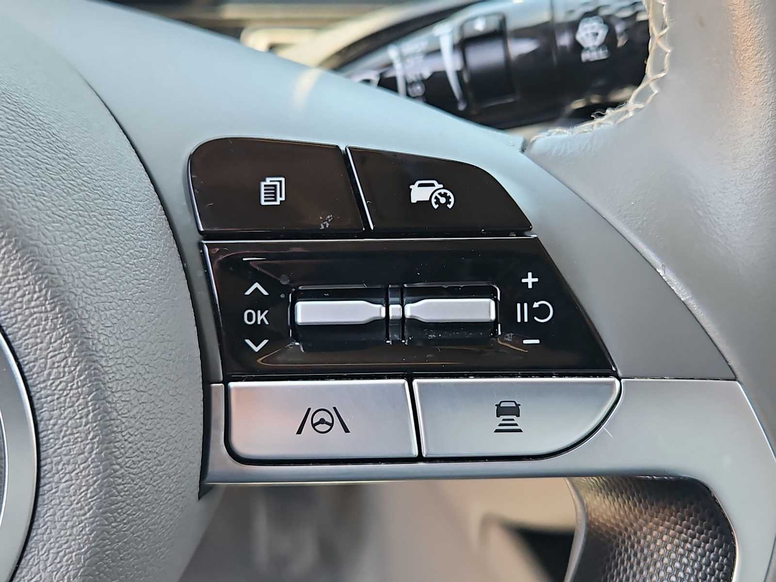 Thumbnail: 2025 Hyundai Elantra - 24