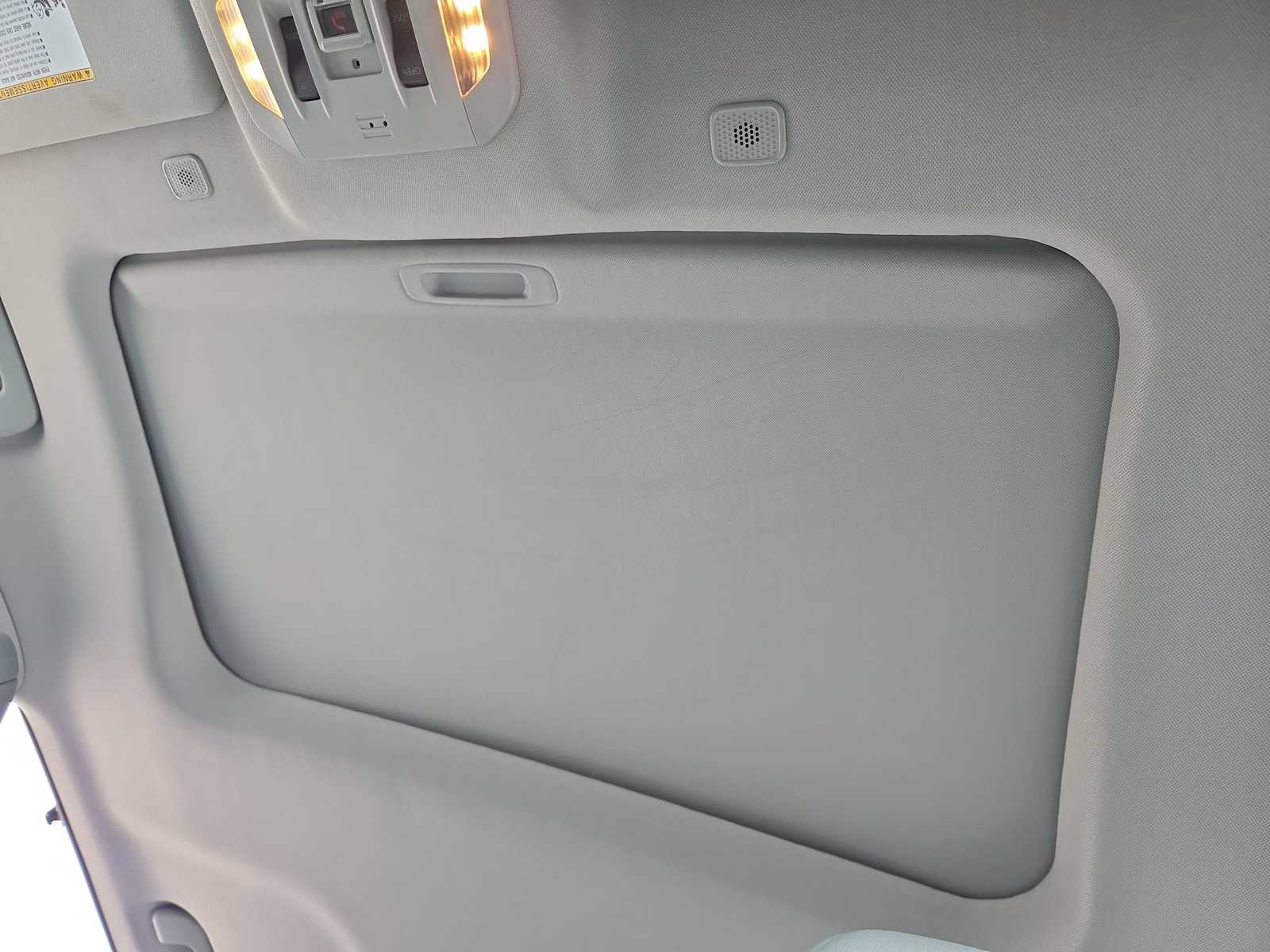 Thumbnail: 2023 Toyota Highlander - 20