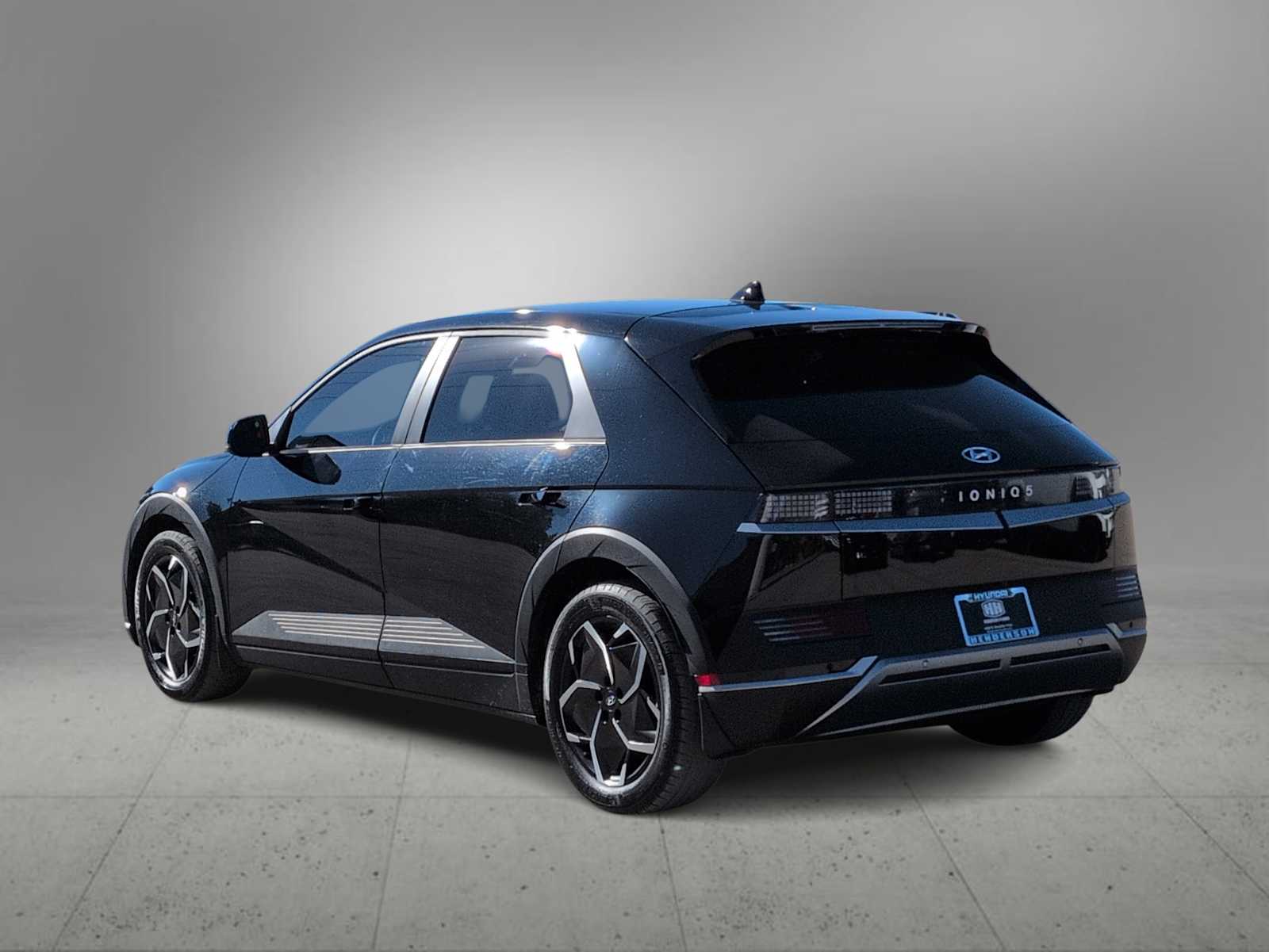 Thumbnail: 2023 Hyundai Ioniq 5 - 6