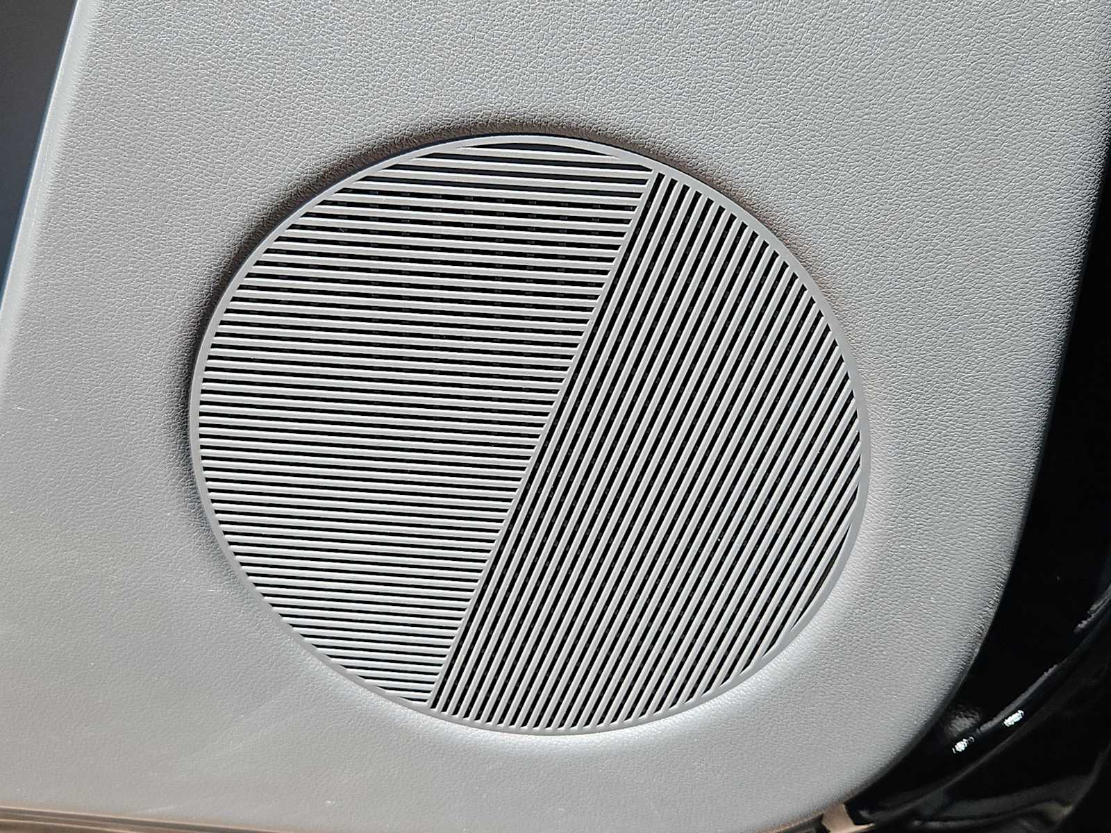 Thumbnail: 2024 Hyundai Ioniq 5 - 31