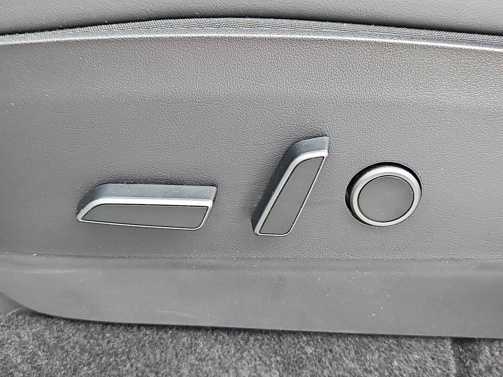 Thumbnail: 2023 Tesla Model Y - 15