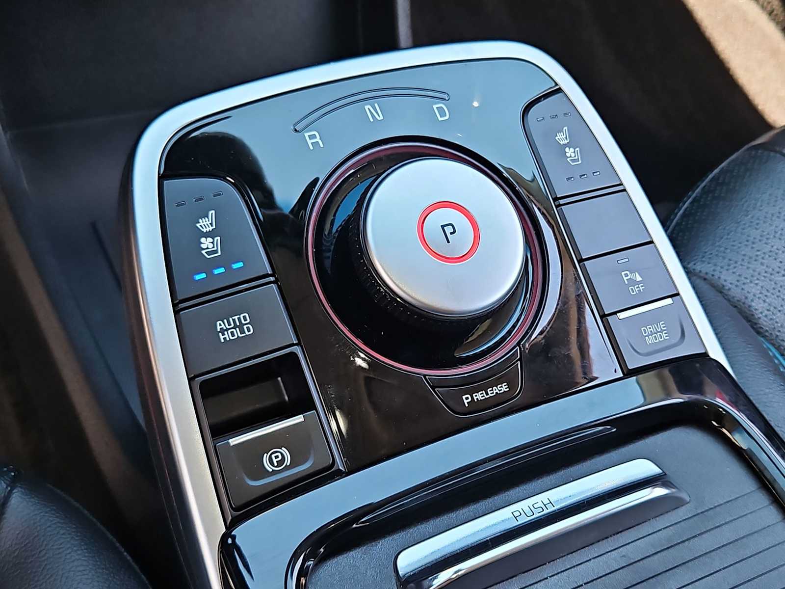 Thumbnail: 2020 Kia Niro - 34