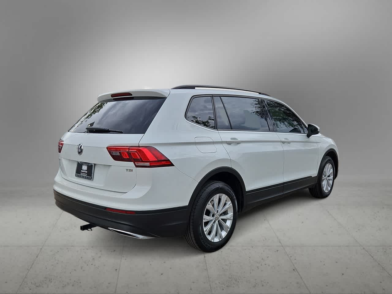 Thumbnail: 2018 Volkswagen Tiguan - 8