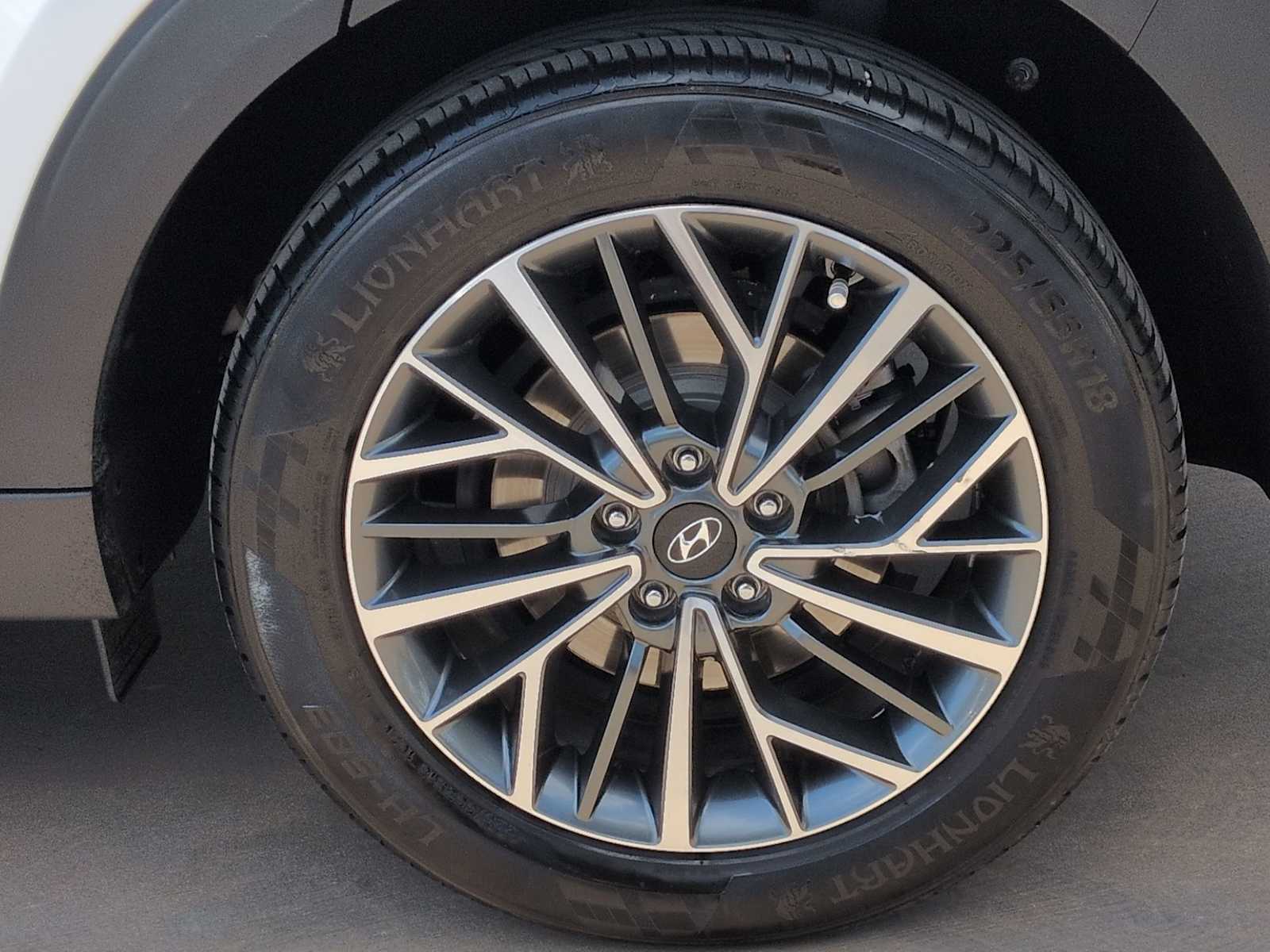 Thumbnail: 2019 Hyundai Tucson - 13