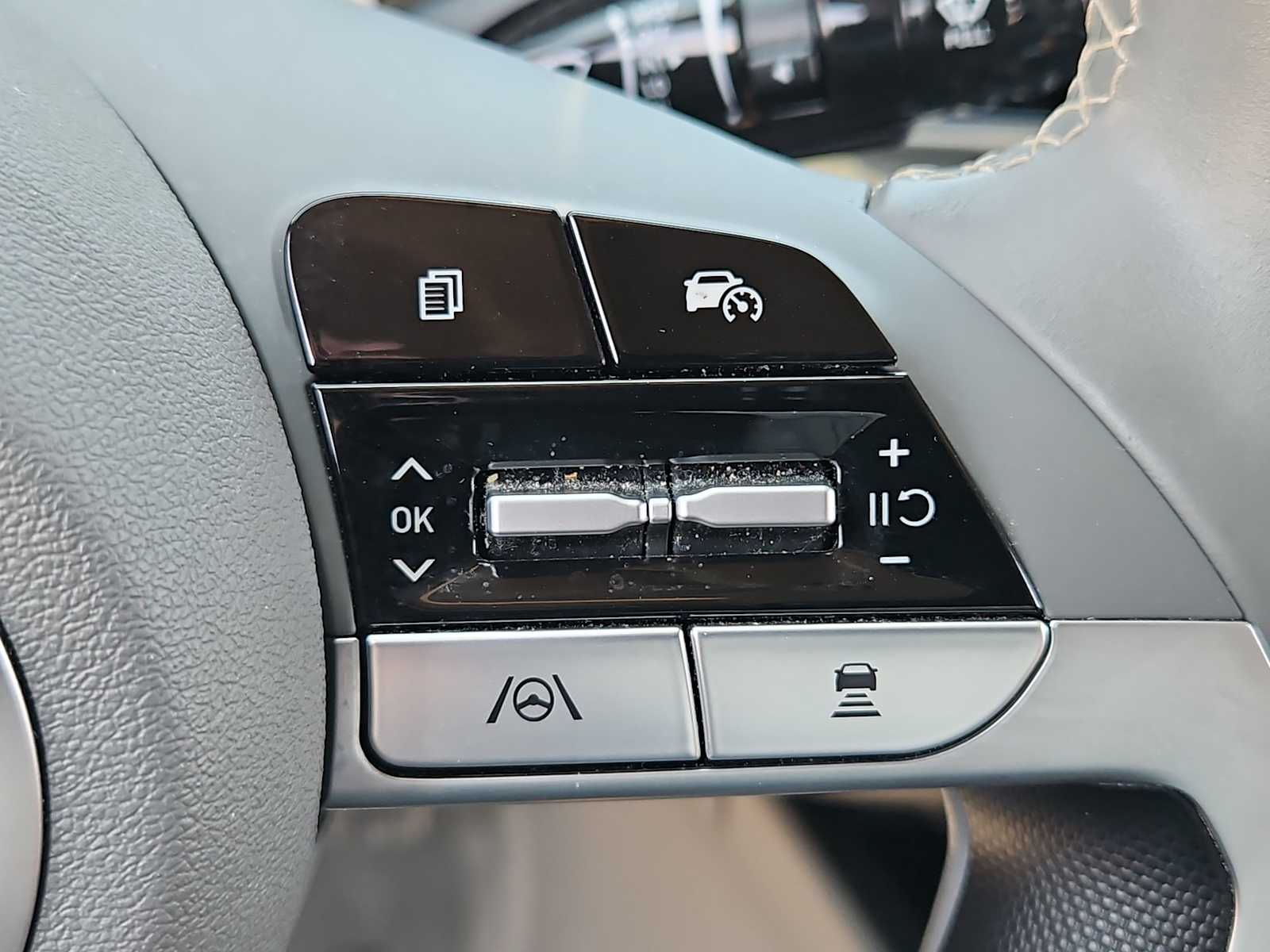 Thumbnail: 2025 Hyundai Elantra - 24