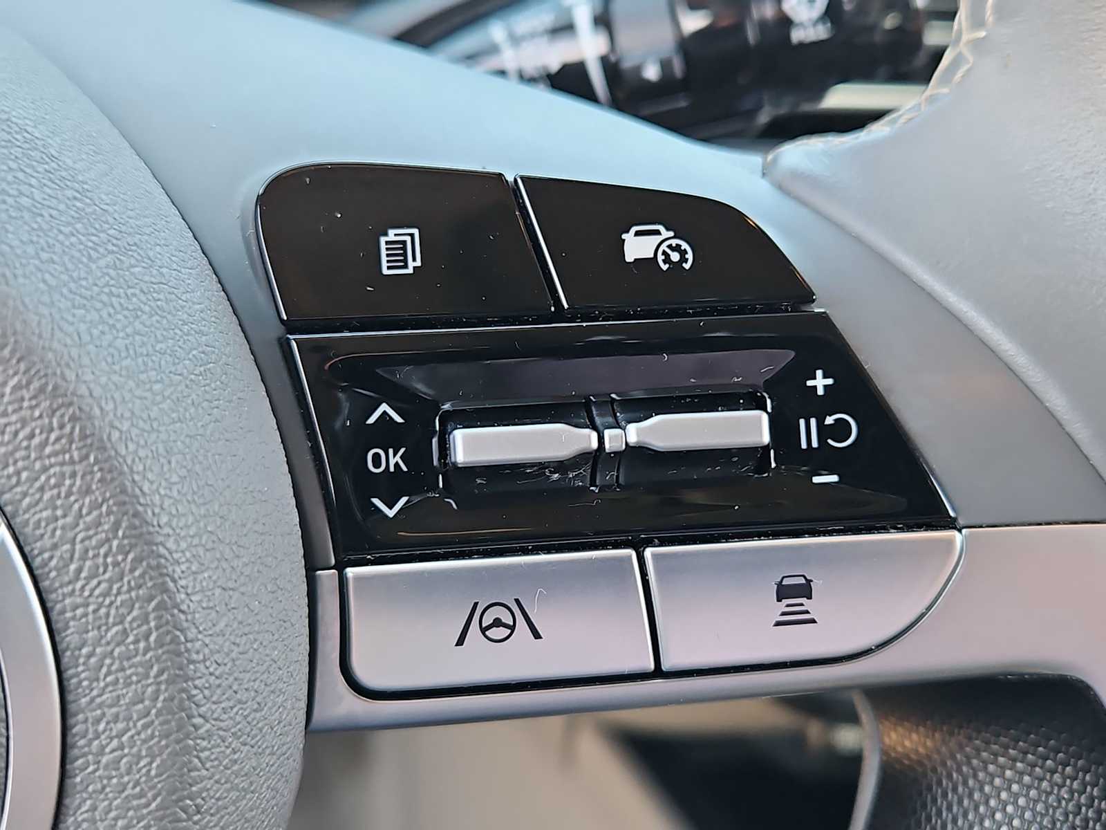 Thumbnail: 2025 Hyundai Elantra - 25