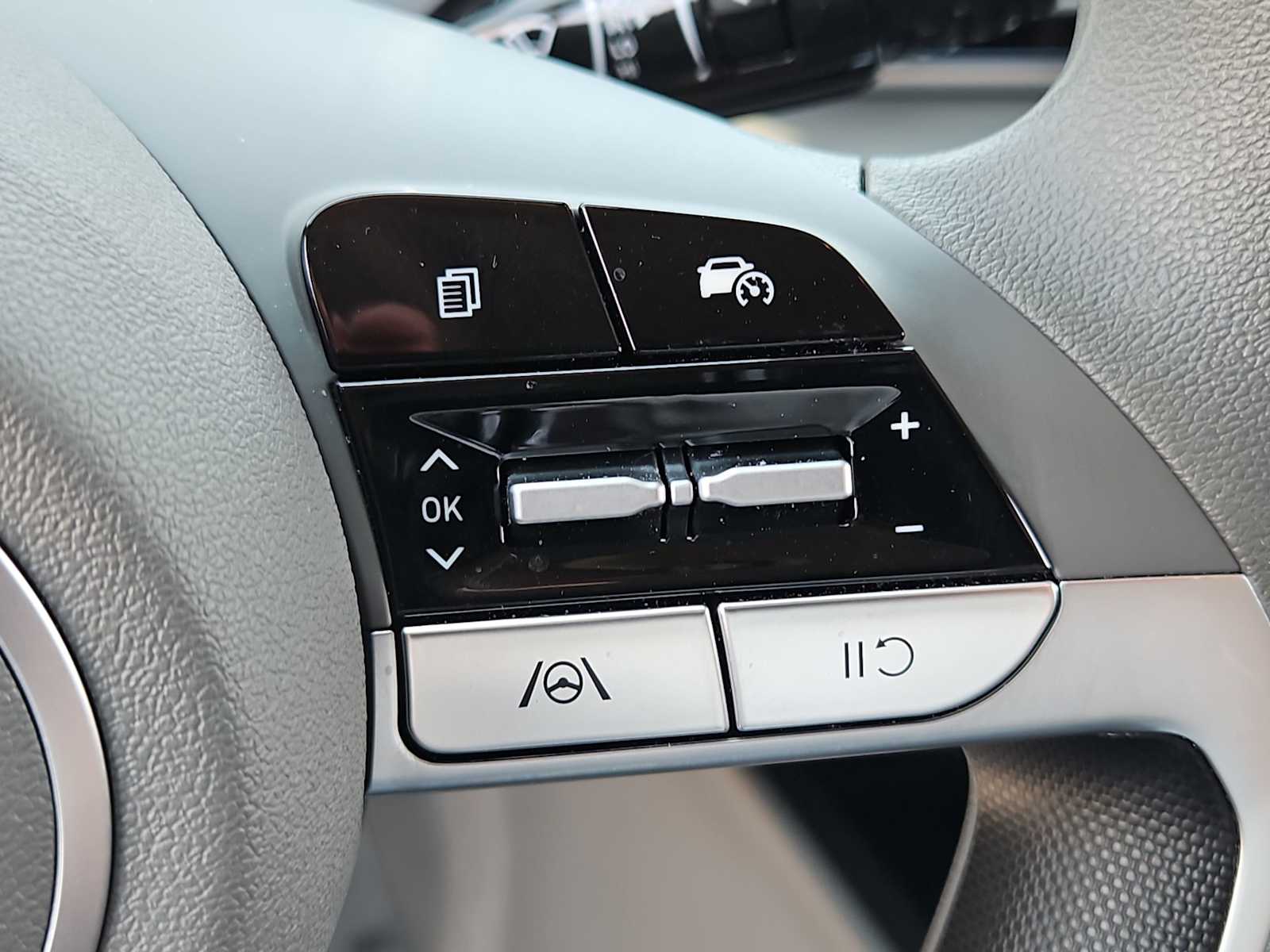 Thumbnail: 2024 Hyundai Elantra - 22