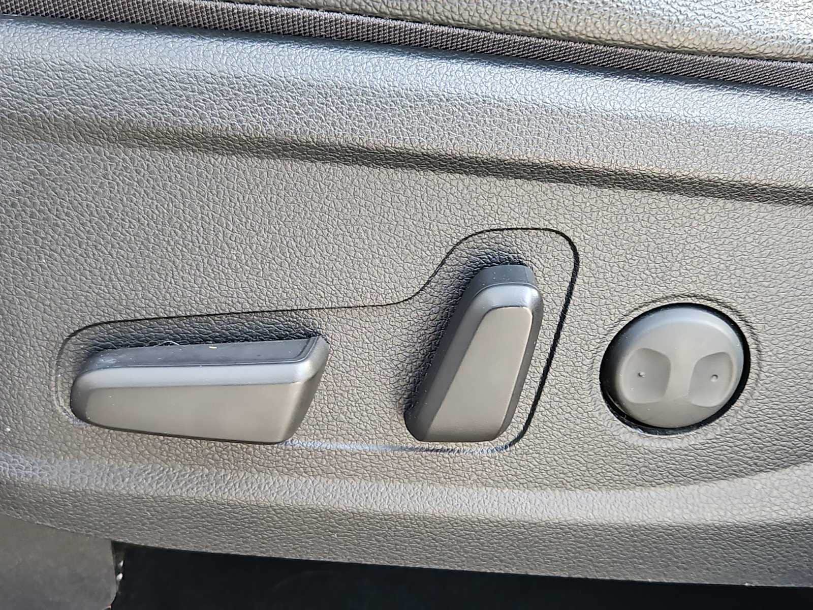 Thumbnail: 2019 Hyundai Santa Fe - 18