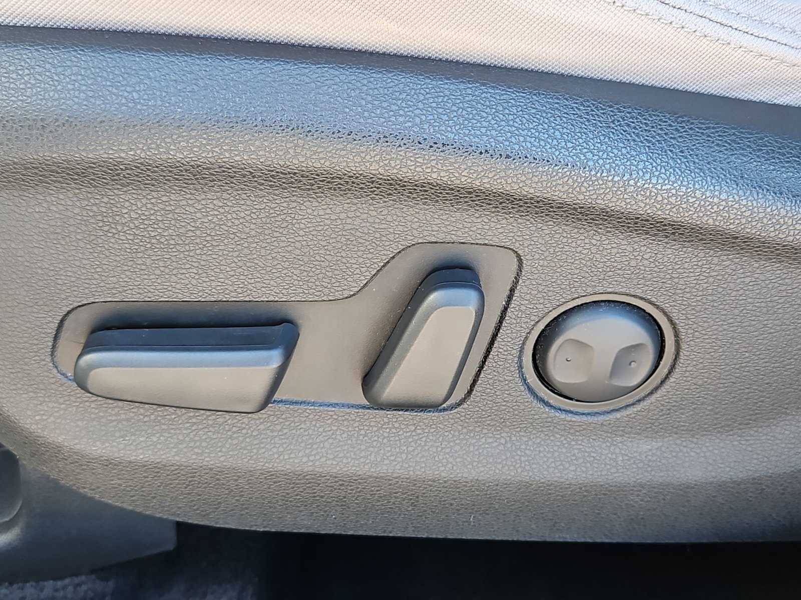 Thumbnail: 2016 Hyundai Tucson - 18