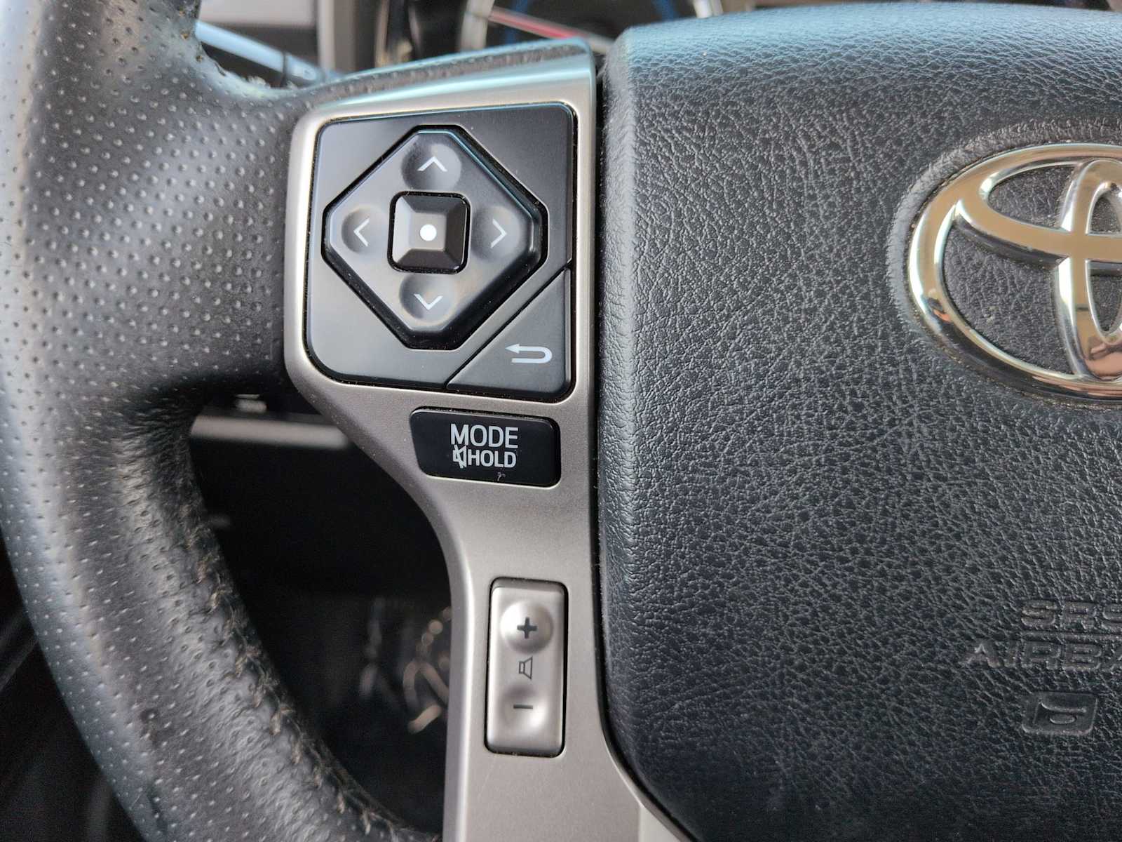 Thumbnail: 2017 Toyota 4Runner - 23