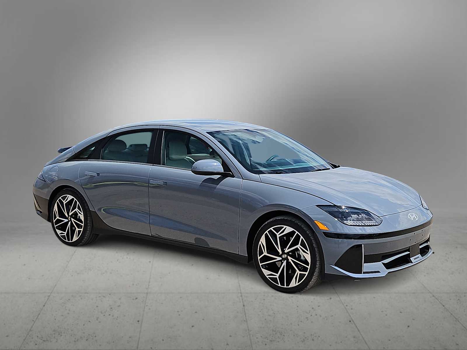 Thumbnail: 2023 Hyundai Ioniq 6 - 2