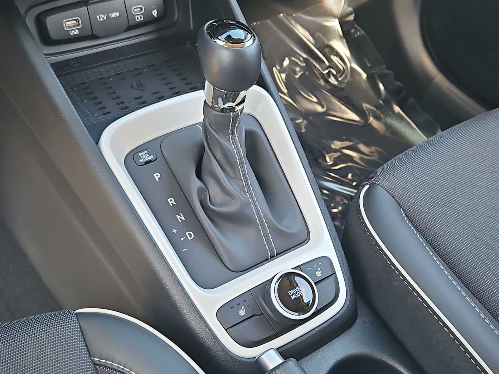 Thumbnail: 2025 Hyundai Venue - 32