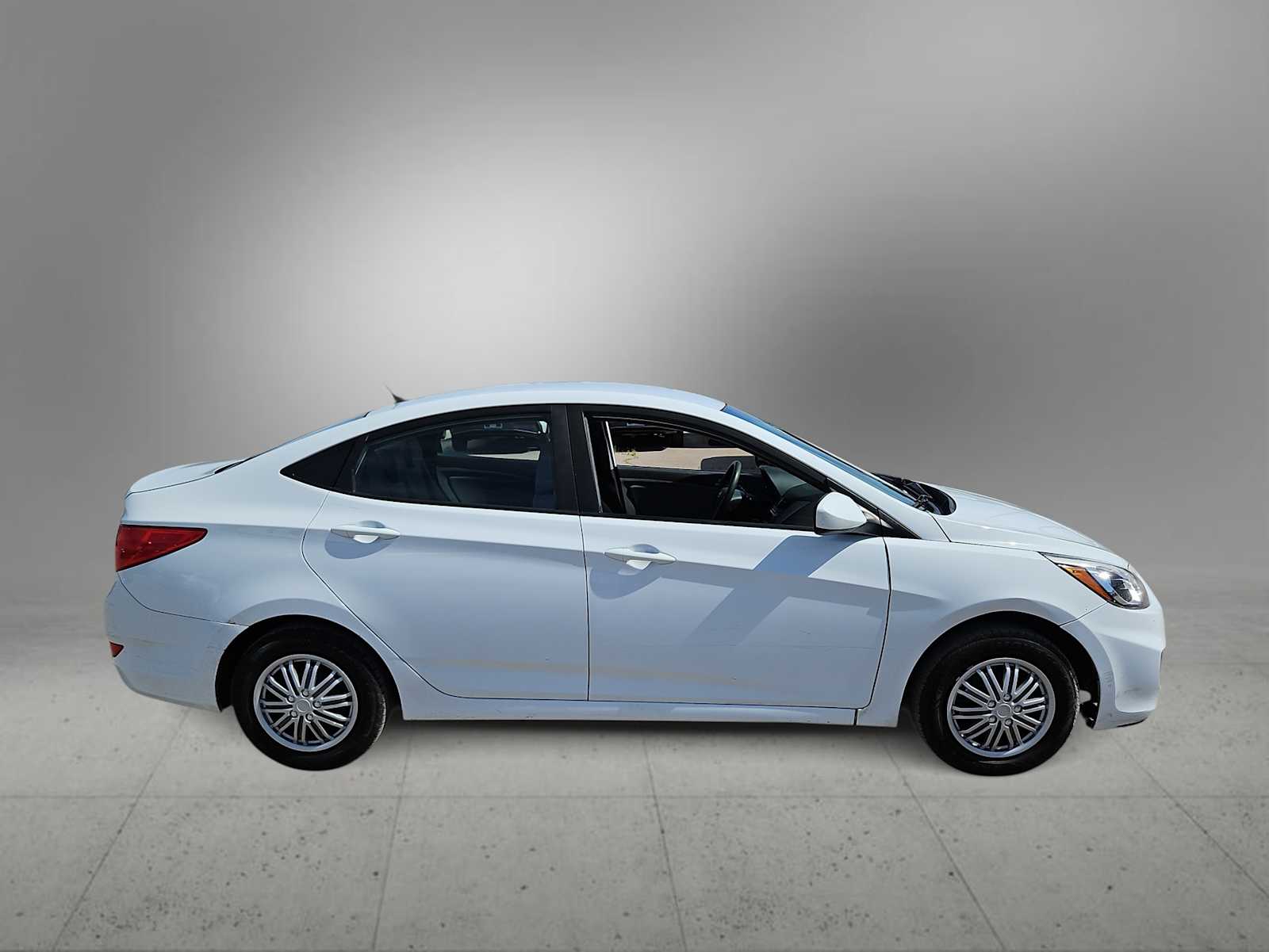 Thumbnail: 2017 Hyundai Accent - 9