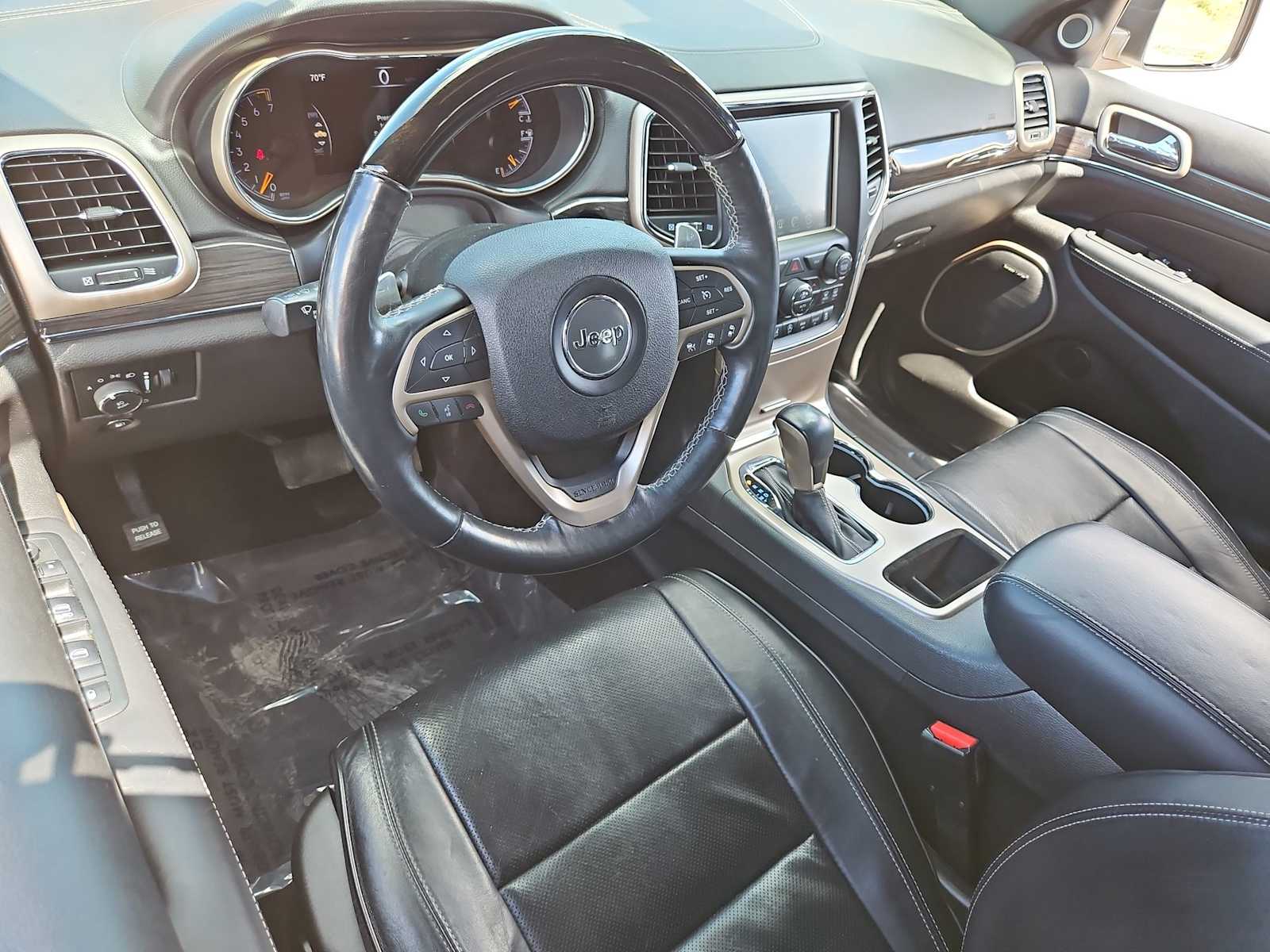 Thumbnail: 2017 Jeep Grand Cherokee - 10