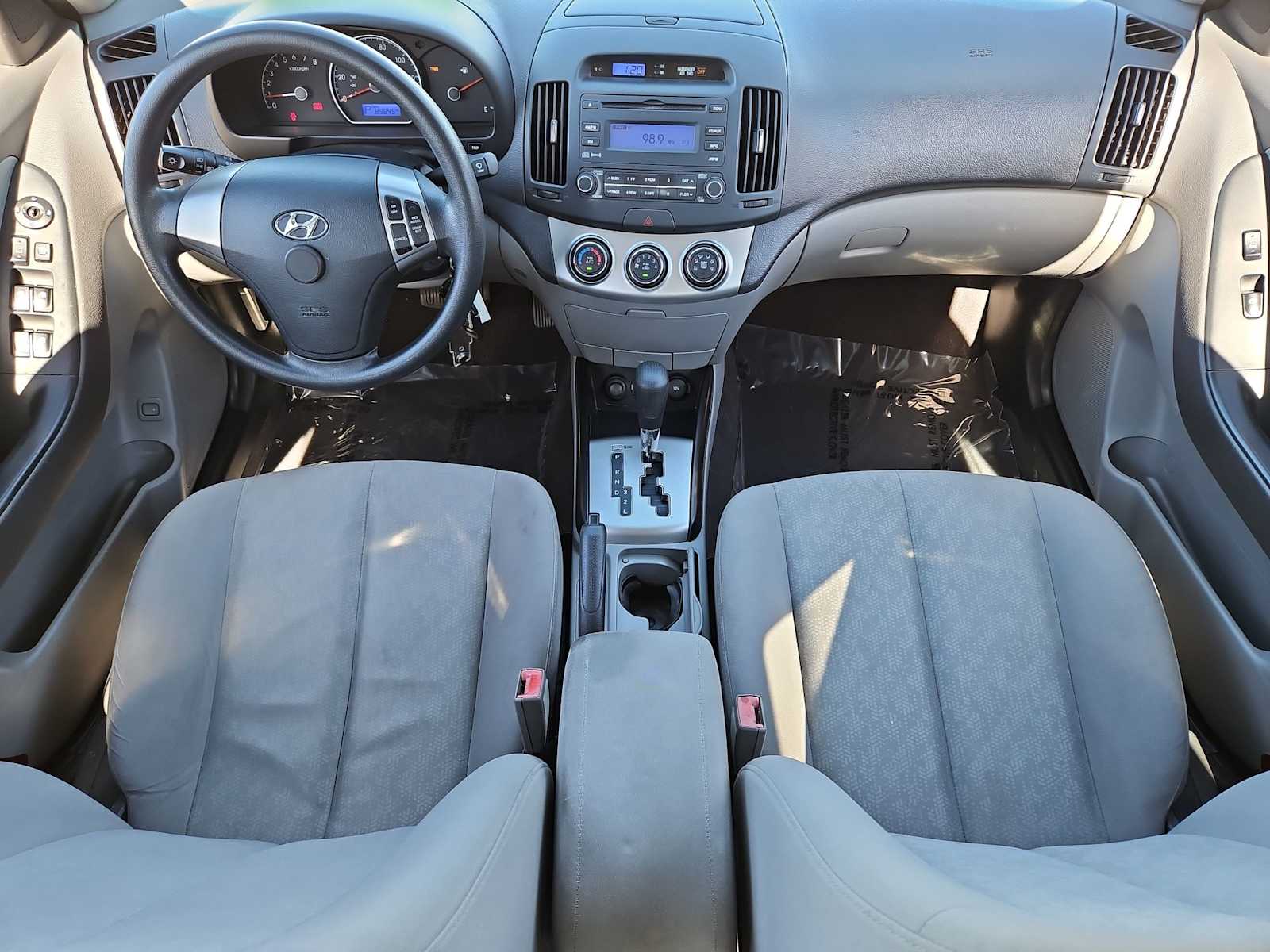 Thumbnail: 2010 Hyundai Elantra - 15