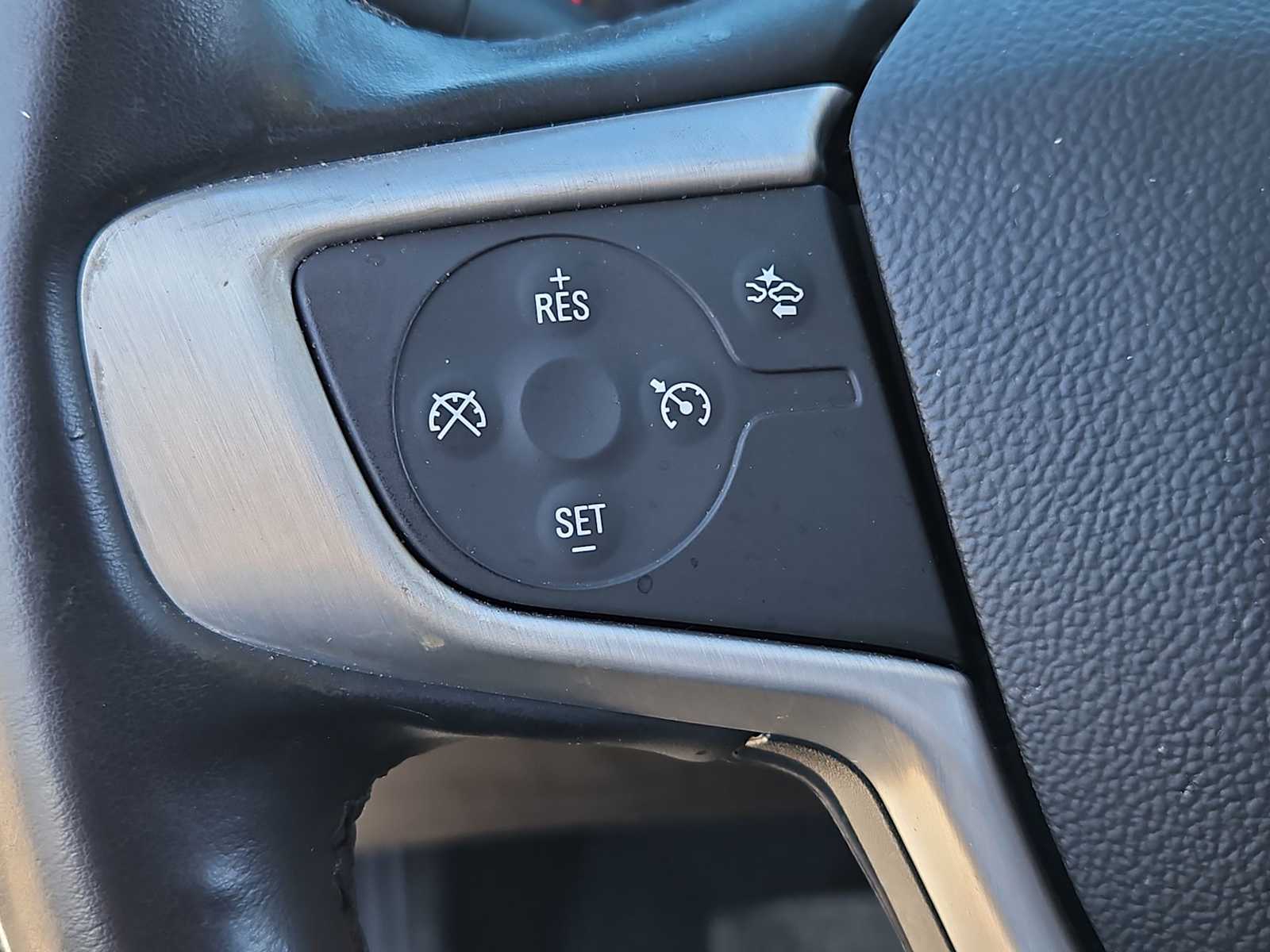 Thumbnail: 2023 GMC Acadia - 24