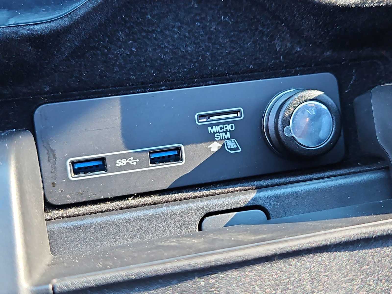 Thumbnail: 2019 Land Rover Range Rover - 32